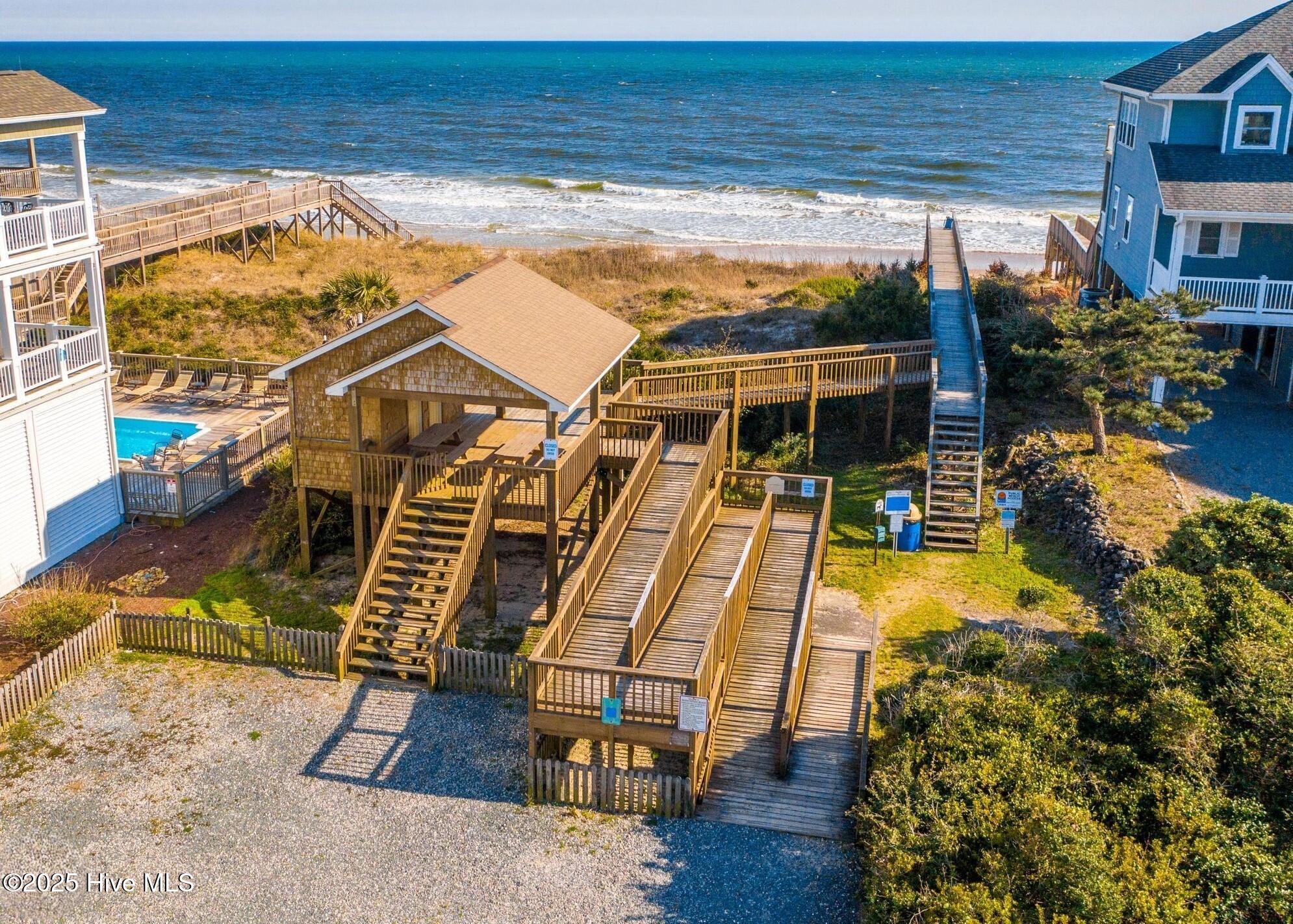 100514816 | Photo 11