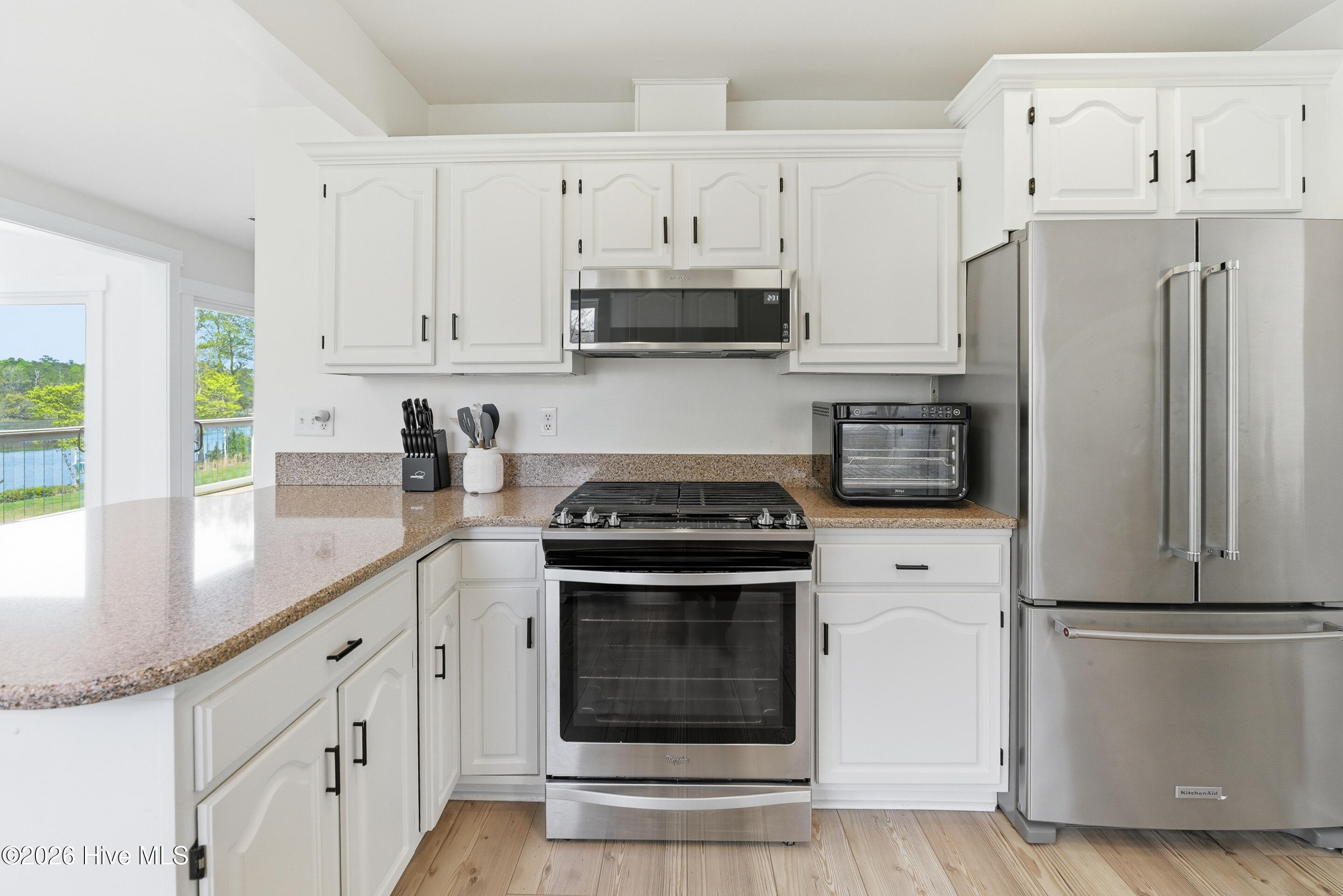 100556349 | Photo 14