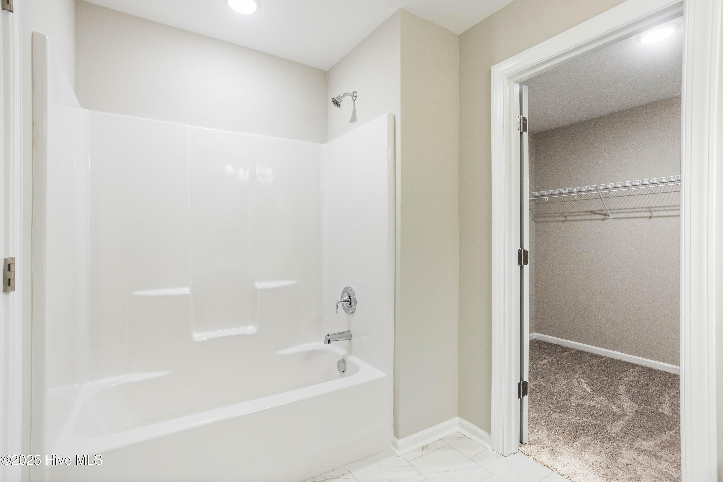 100543372 | Photo 28