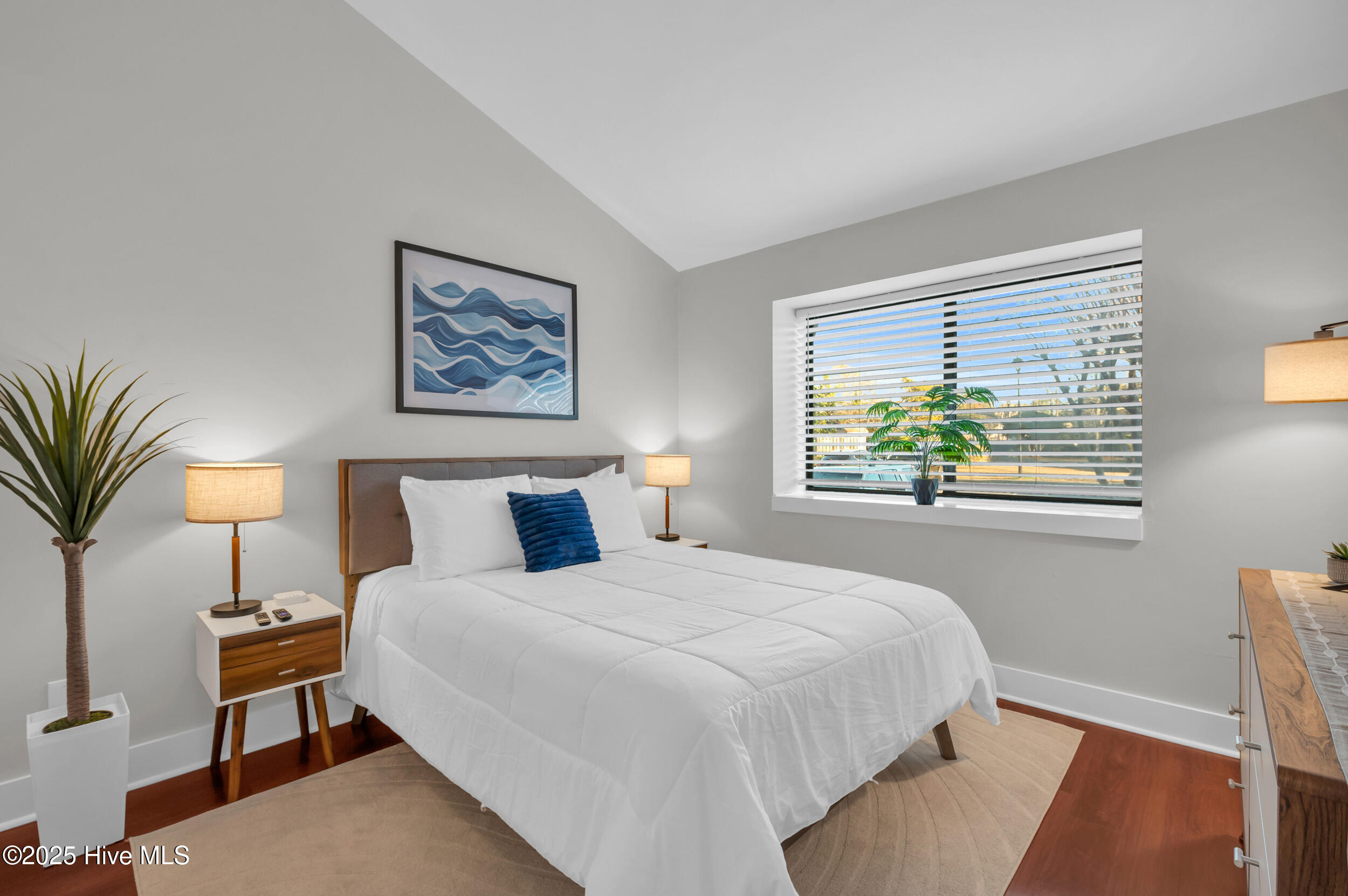 100546110 | Photo 10