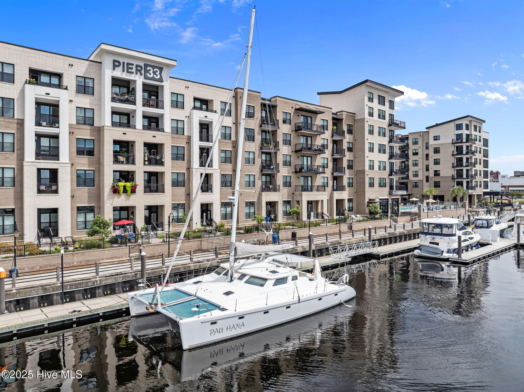 100528560 | Photo 16