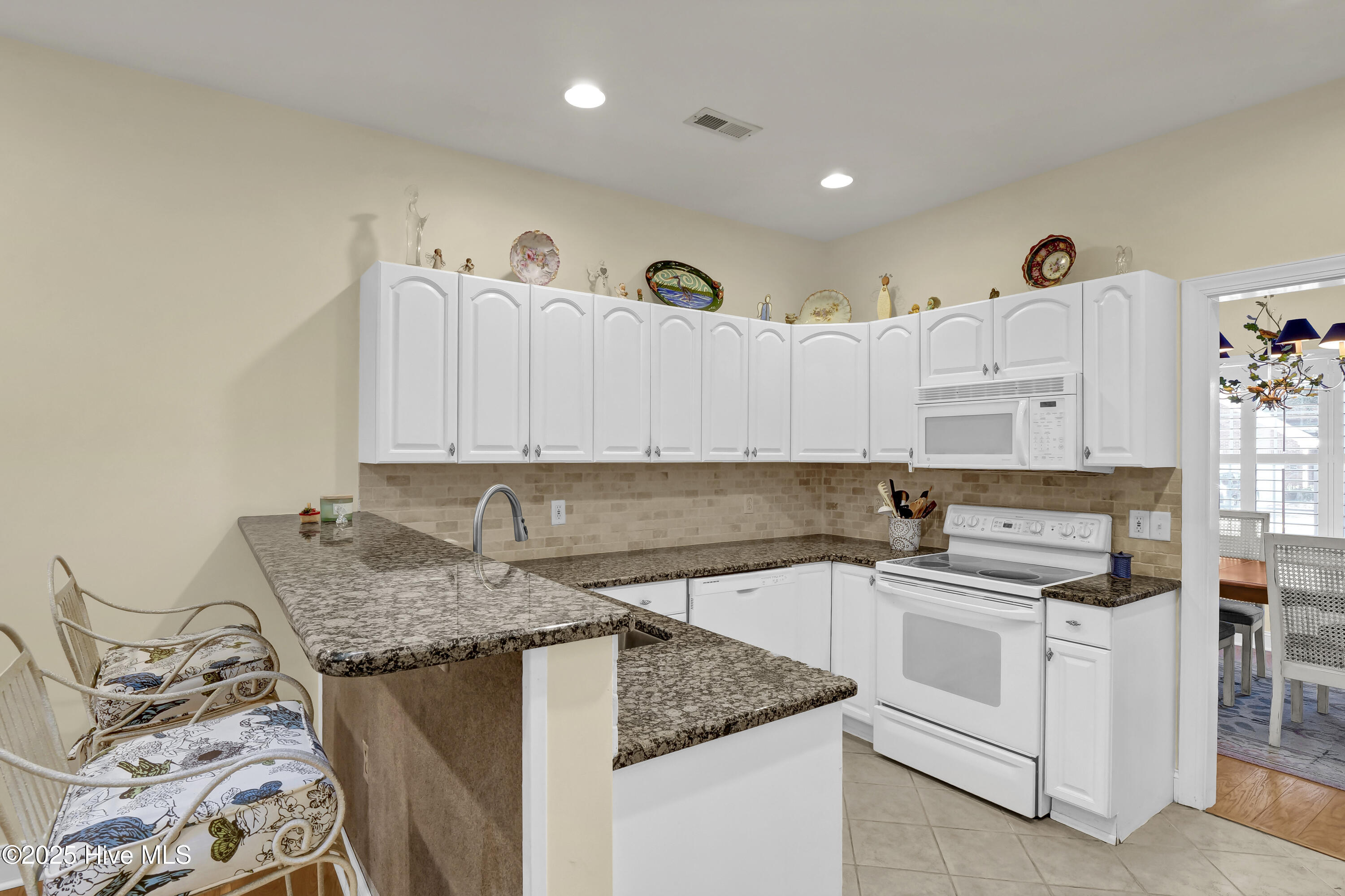 100545756 | Photo 28