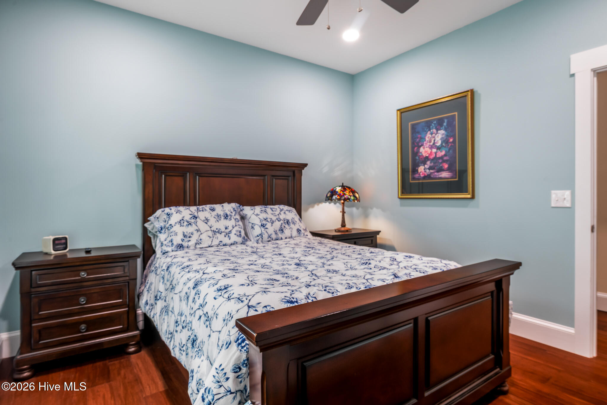 100578855 | Photo 23