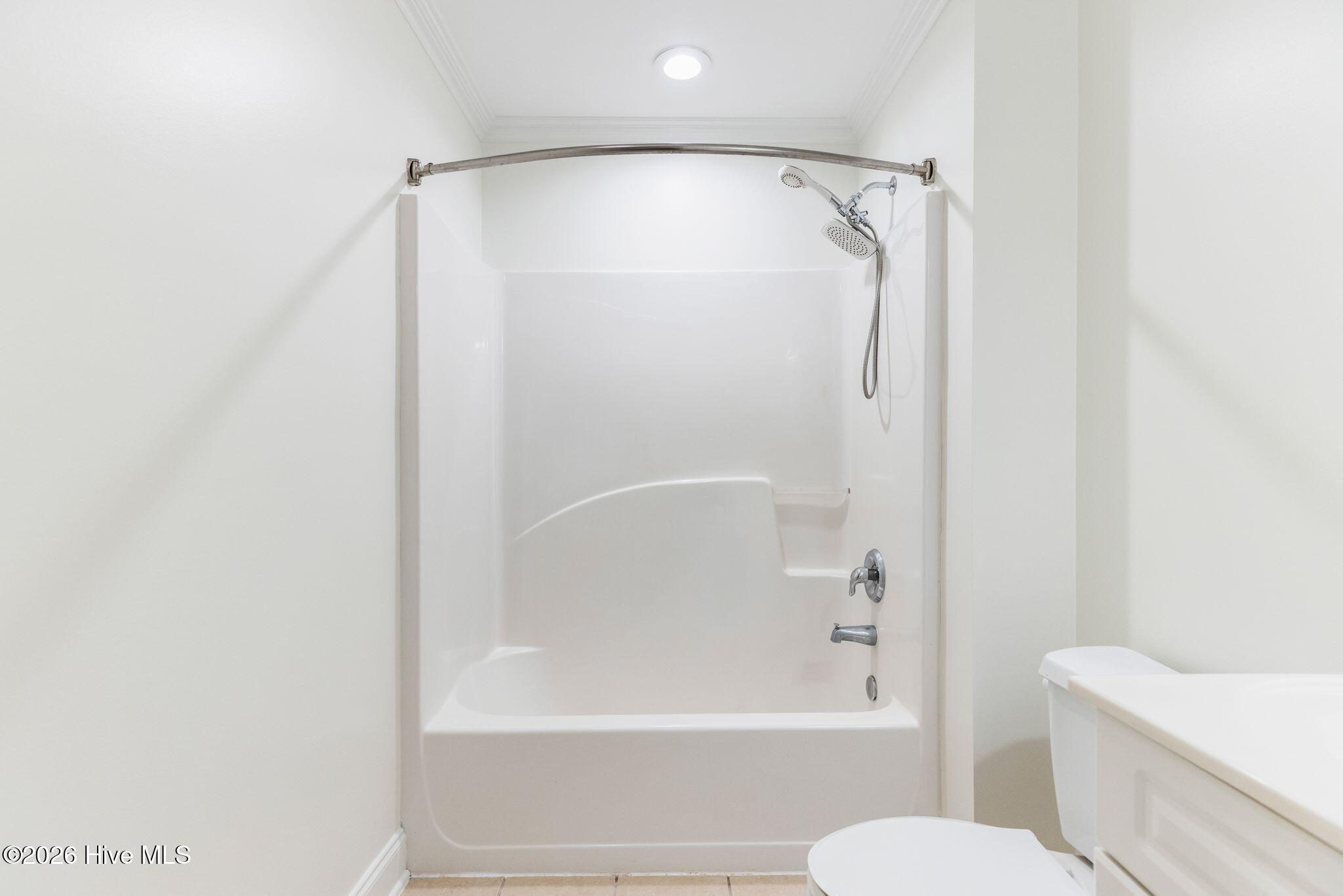 100560146 | Photo 39