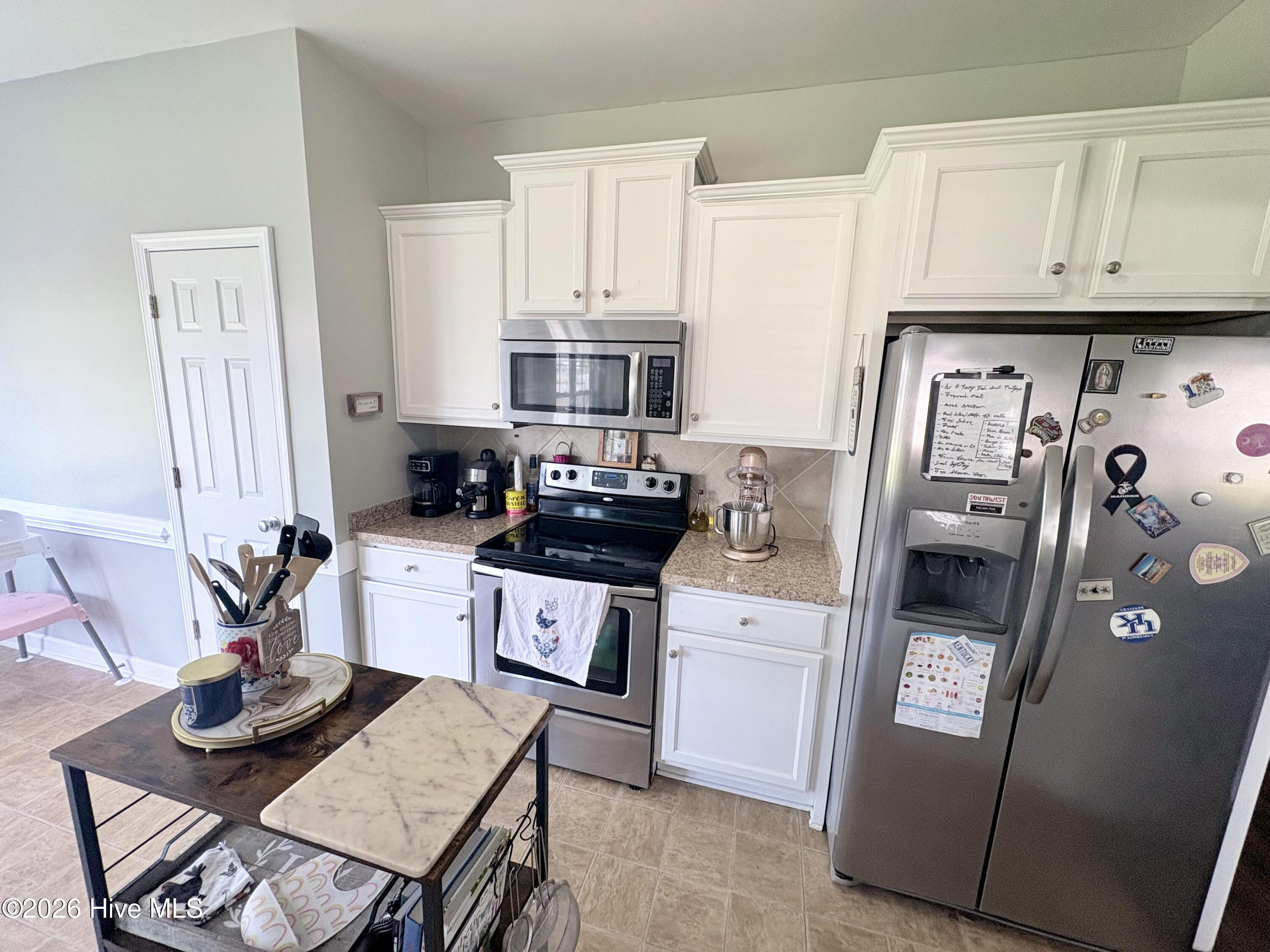 100568227 | Photo 16