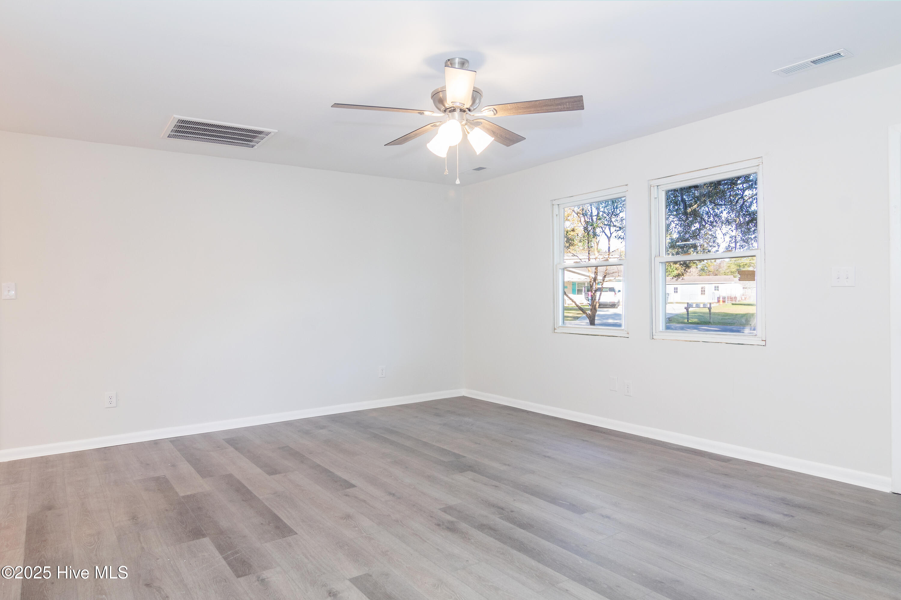 100541457 | Photo 19