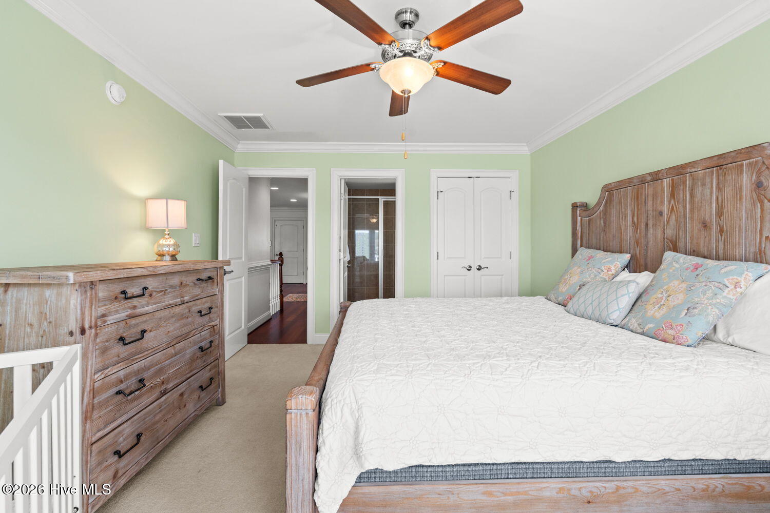 100566570 | Photo 46