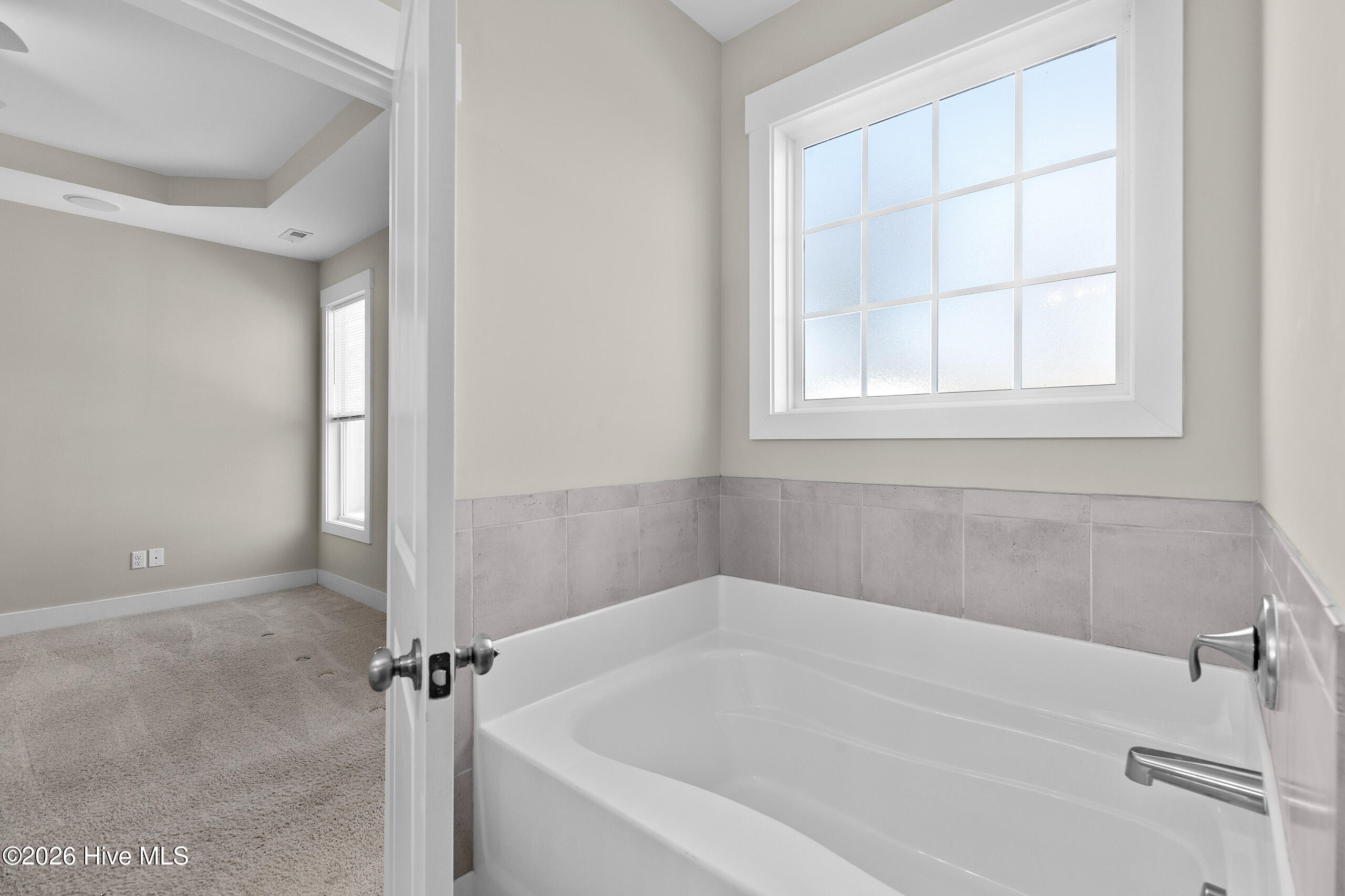 100550596 | Photo 25