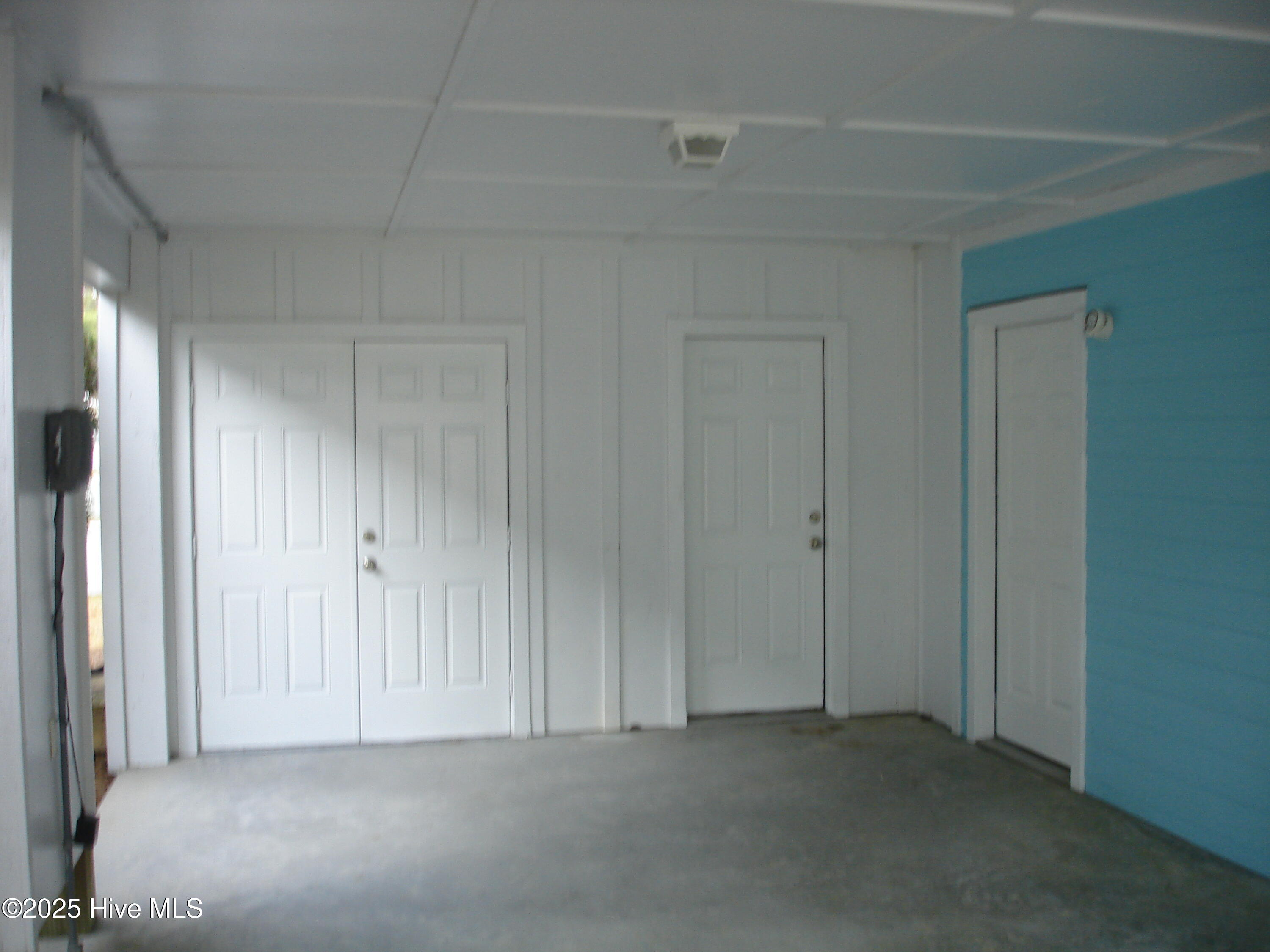 100534770 | Photo 38