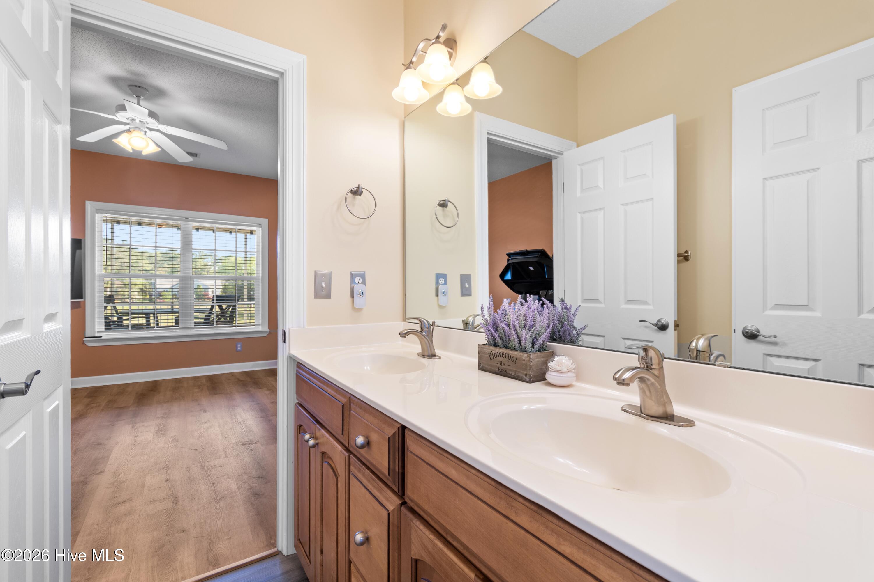 100564906 | Photo 37