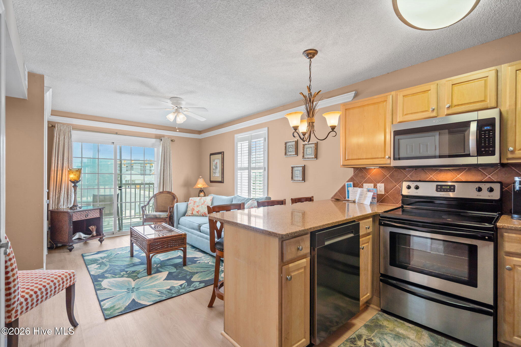 100523190 | Photo 17