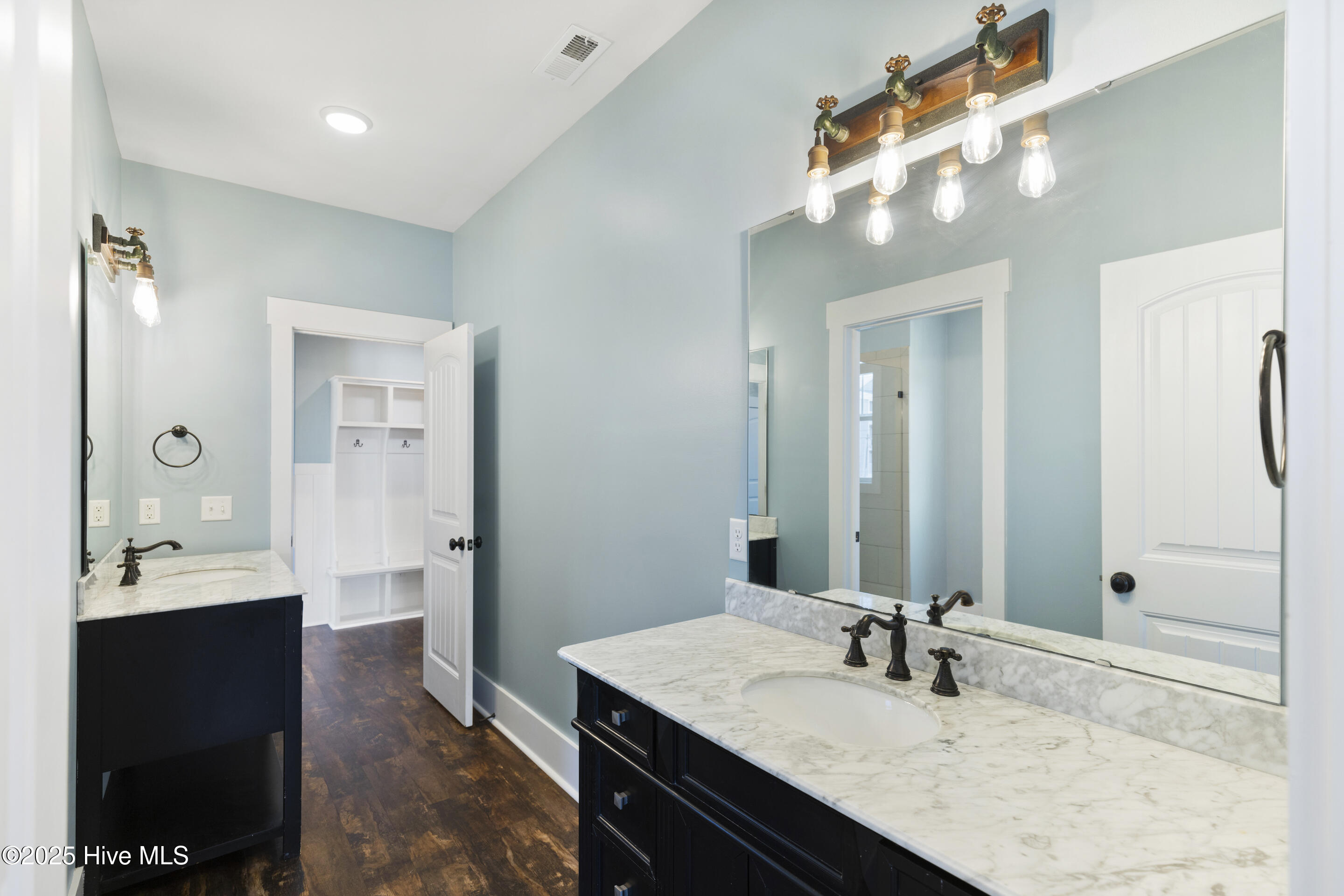 100546284 | Photo 18