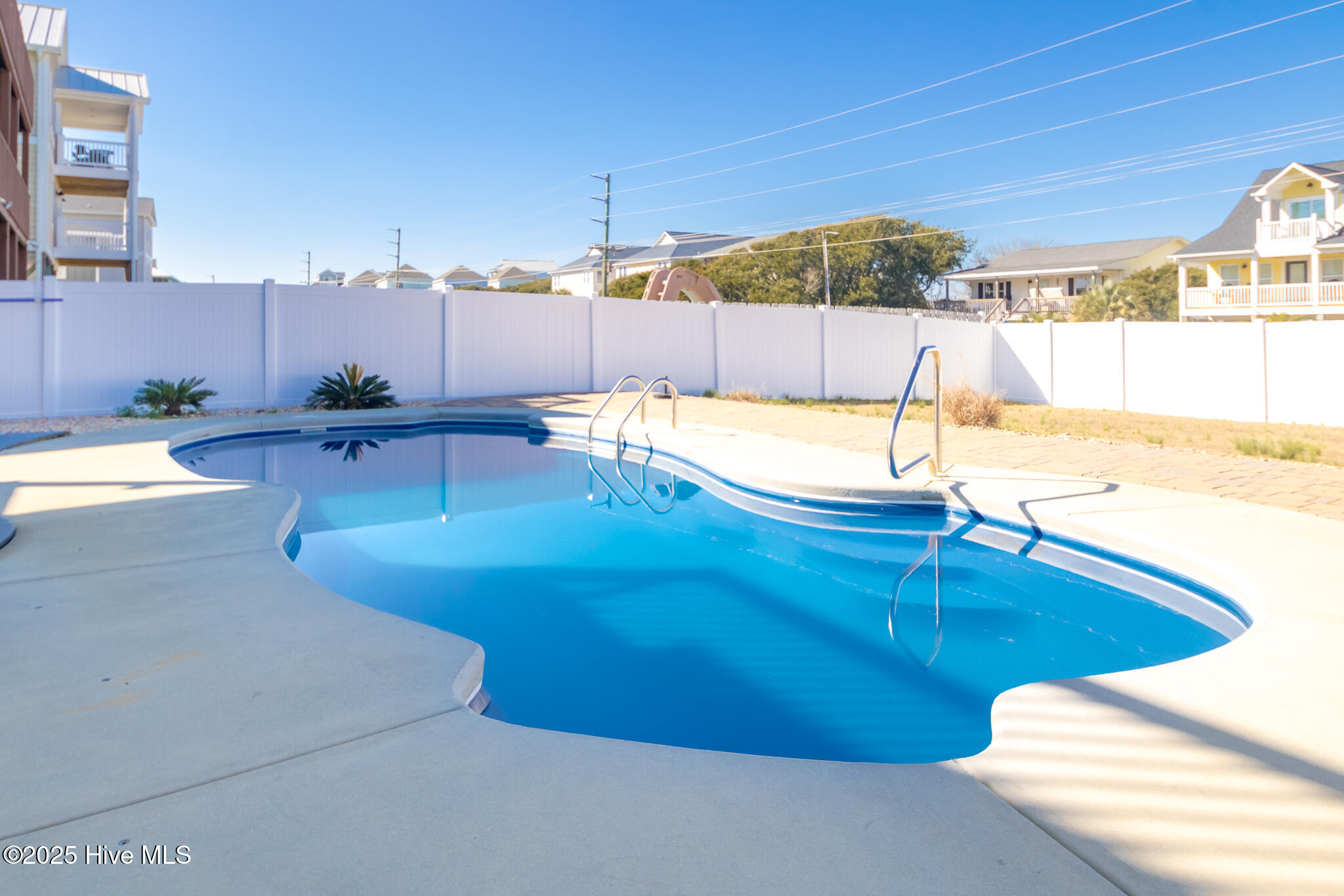 100552425 | Photo 31