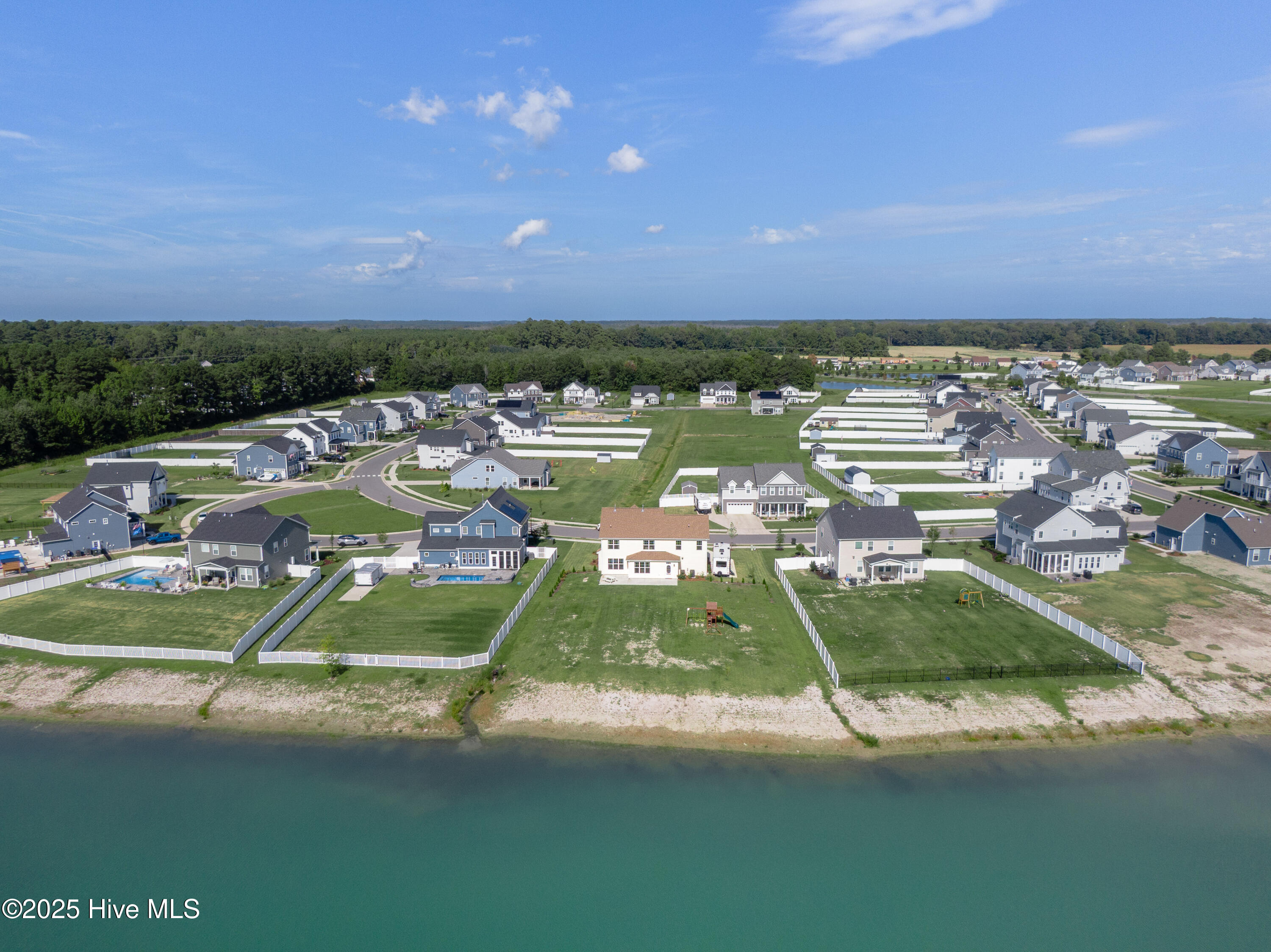 300 Farmstead Loop, Moyock, NC, 27958