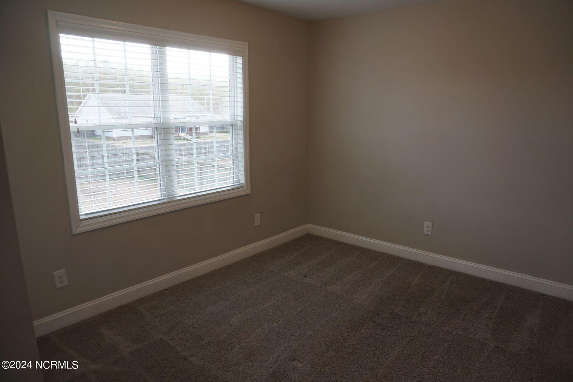 100550714 | Photo 22