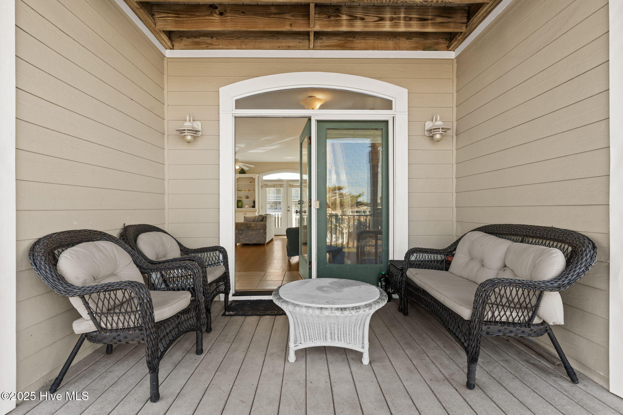 100541460 | Photo 16