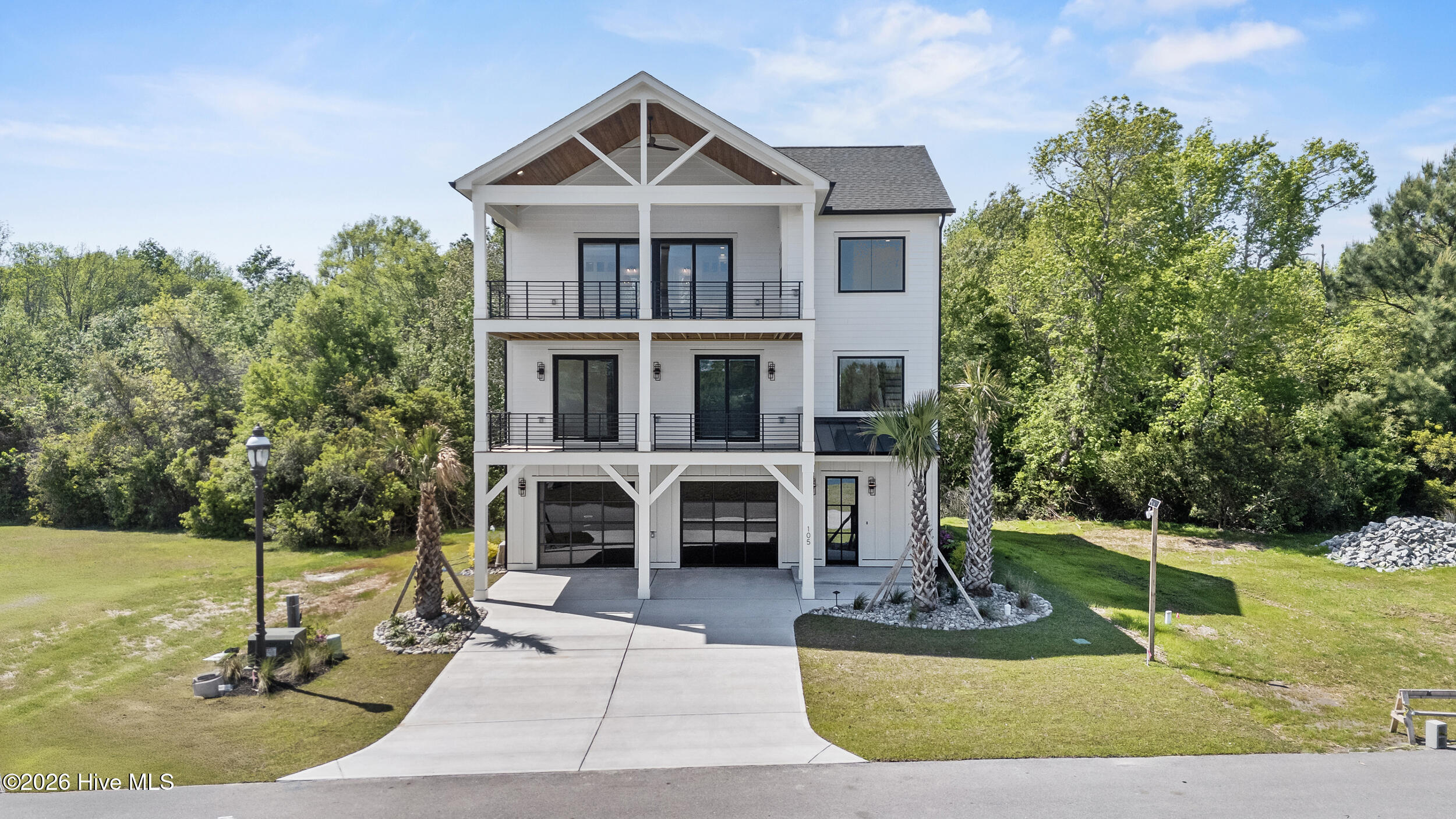 100567625 | Photo 50