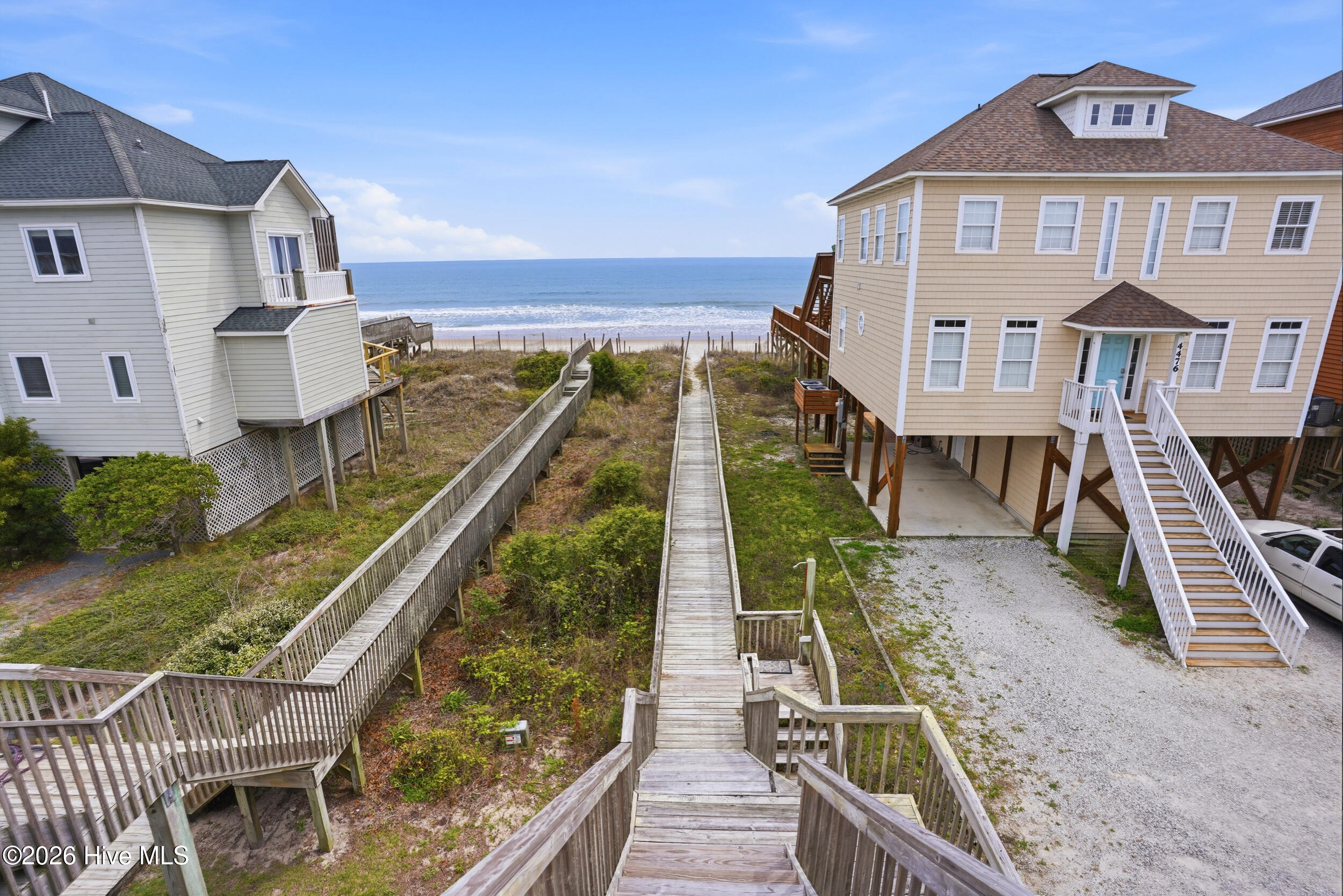 100566063 | Photo 41