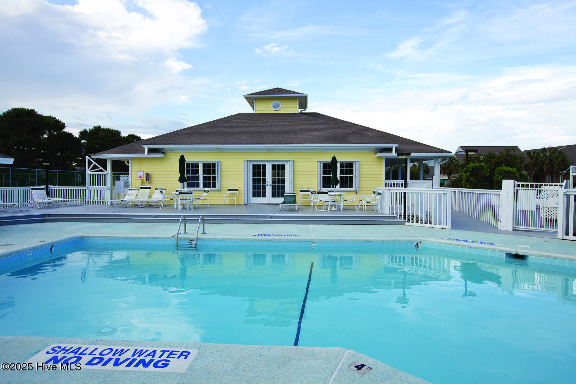 100540813 | Photo 69