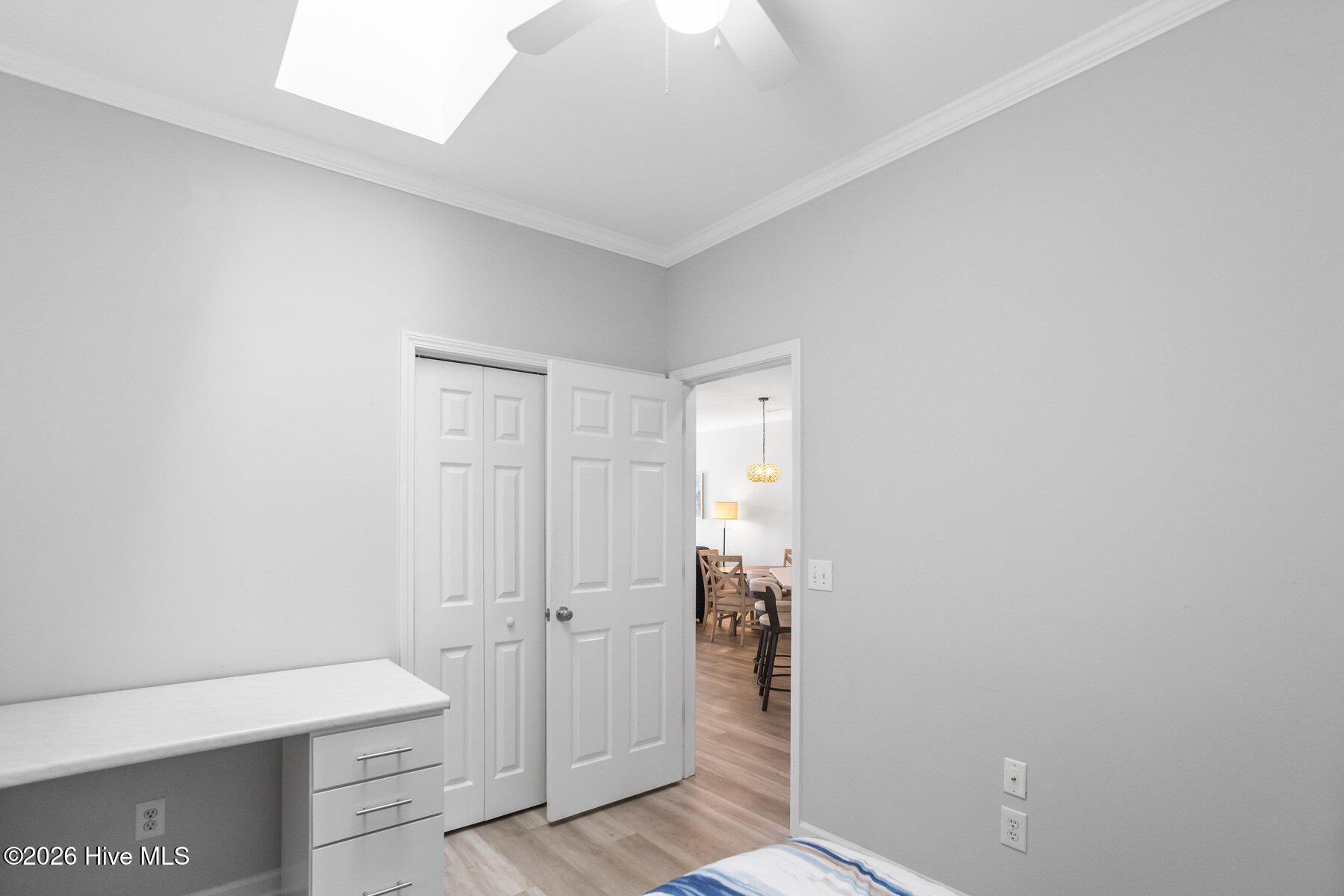 100557830 | Photo 23