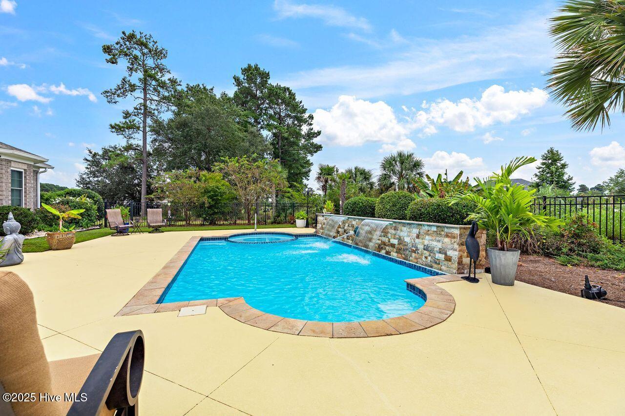 100547367 | Photo 51