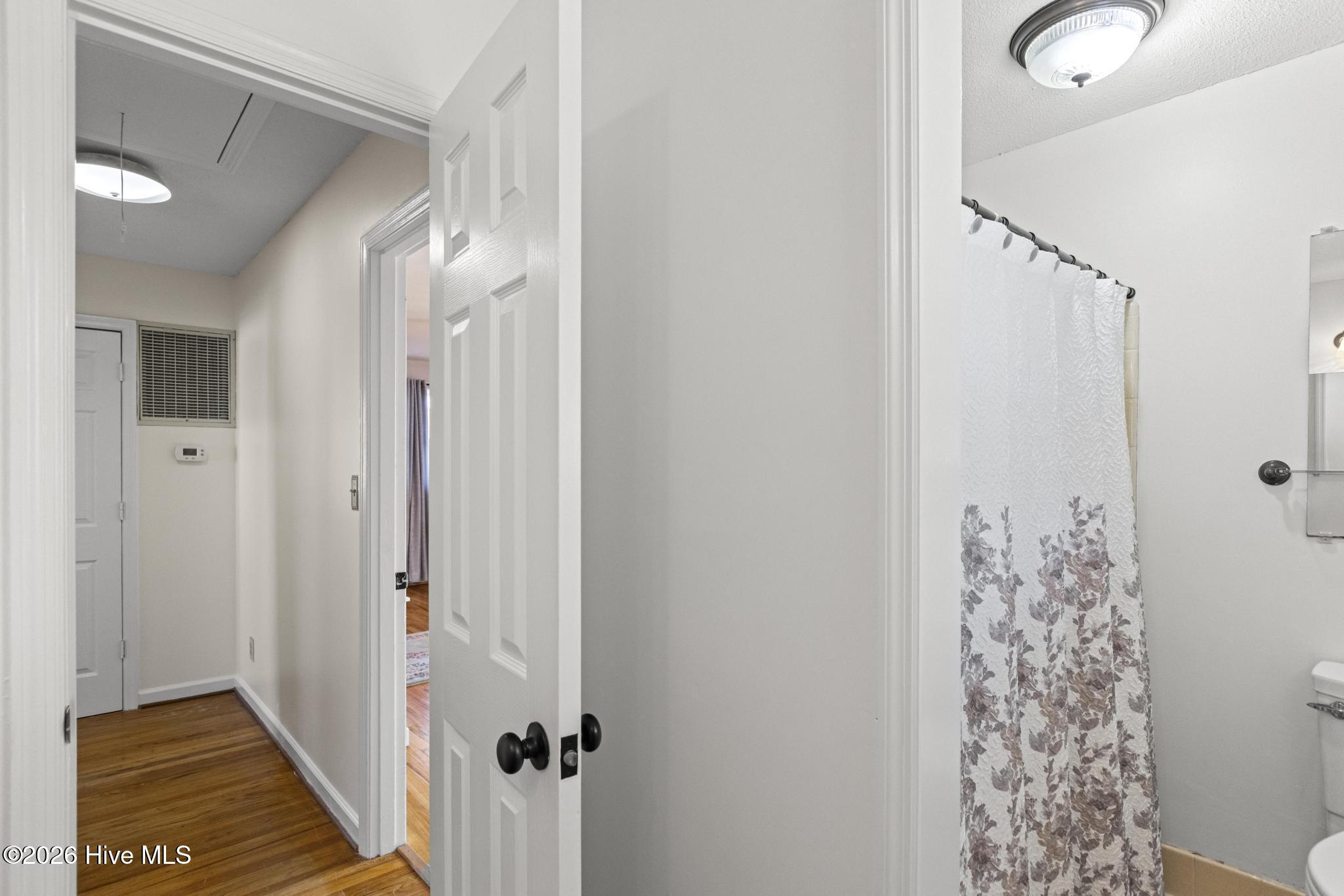 100552861 | Photo 33