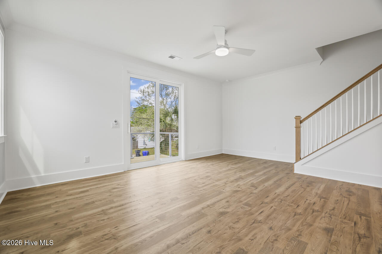 100544429 | Photo 13