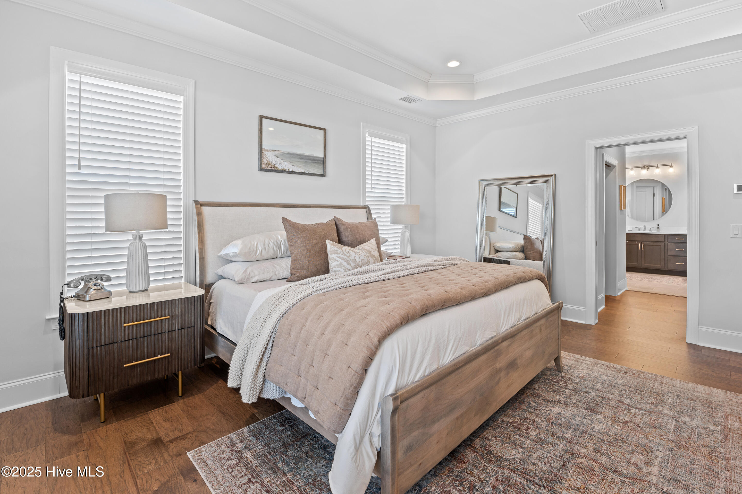 100545902 | Photo 49