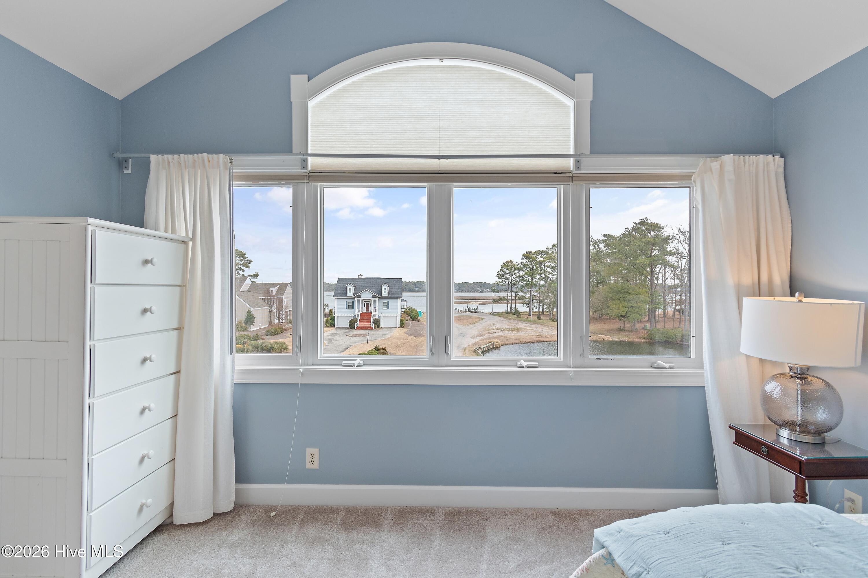 100557427 | Photo 63