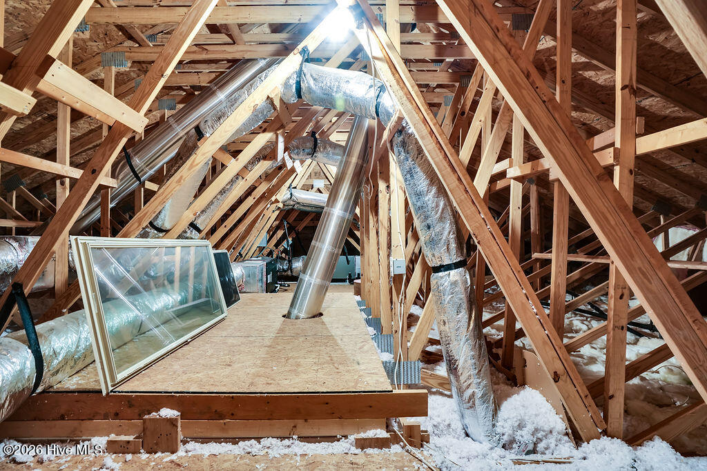 100562114 | Photo 31