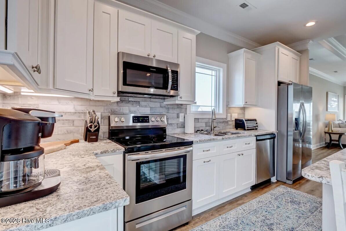 100564826 | Photo 11