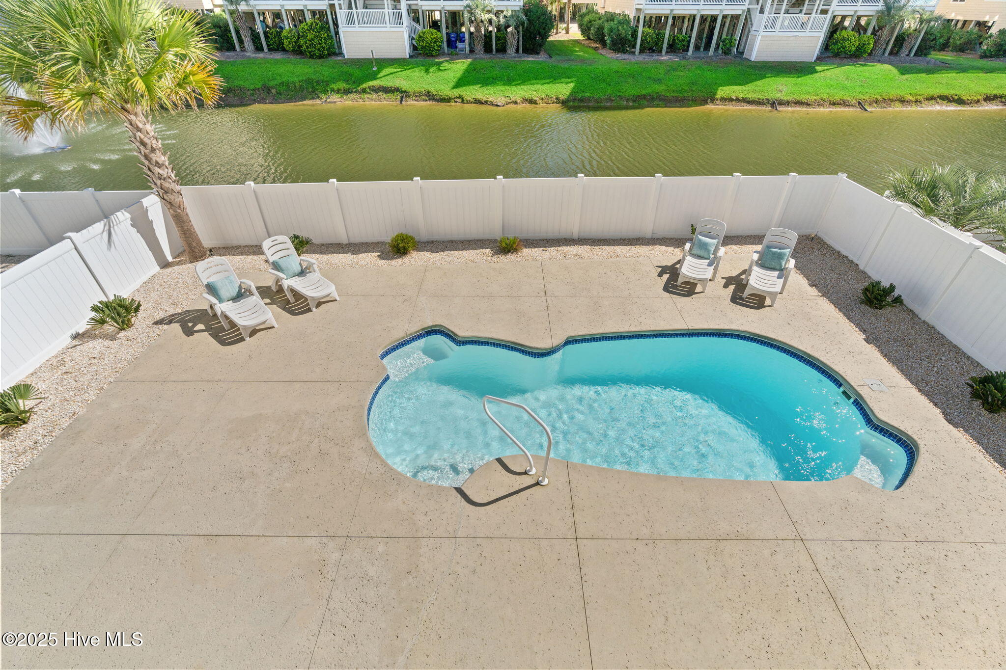 100535074 | Photo 33