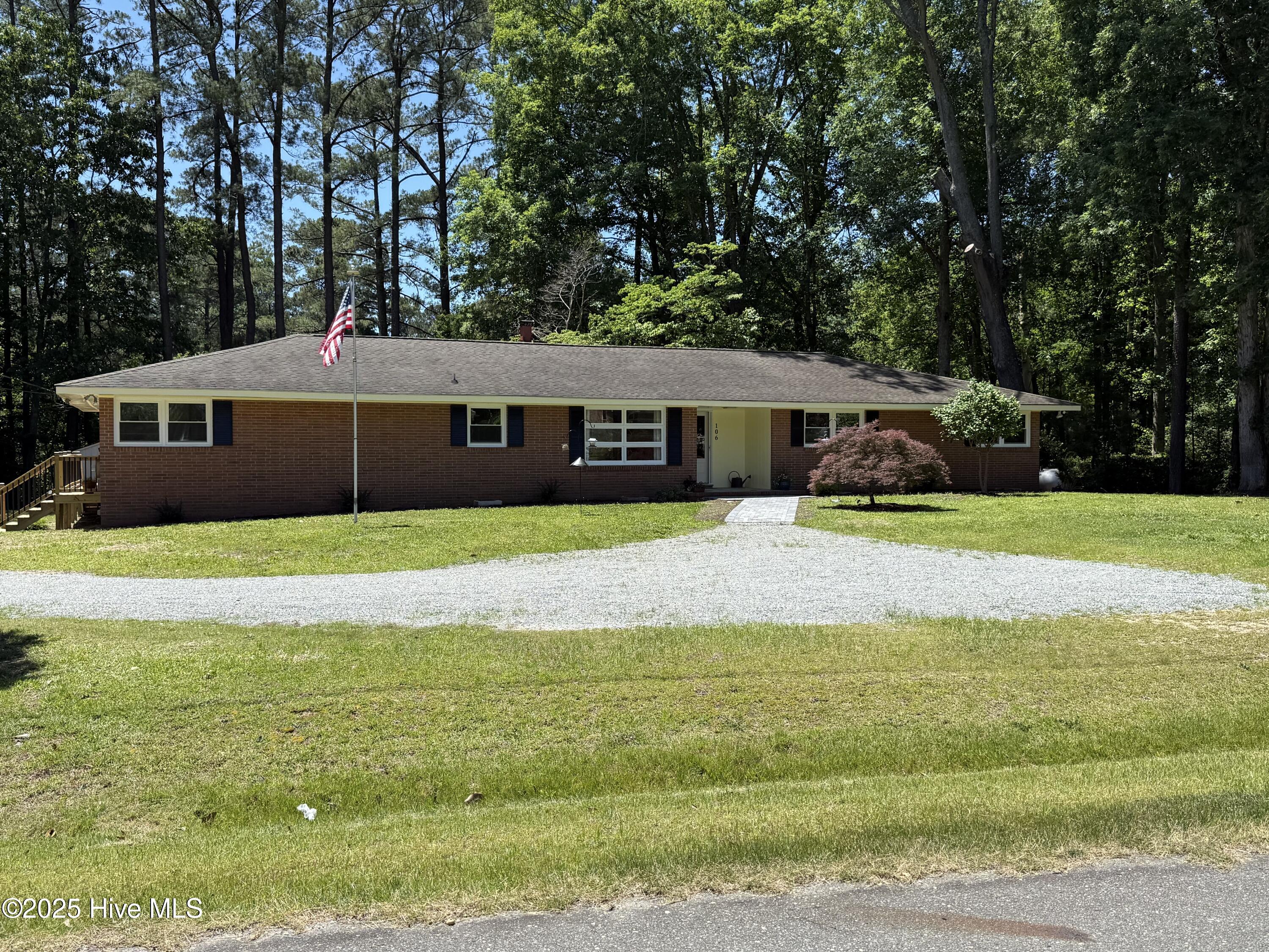 Homes for sale in Smithfield, NC | 106 N Lakeside Dr, Smithfield, NC 27577 | MLS# 100510088