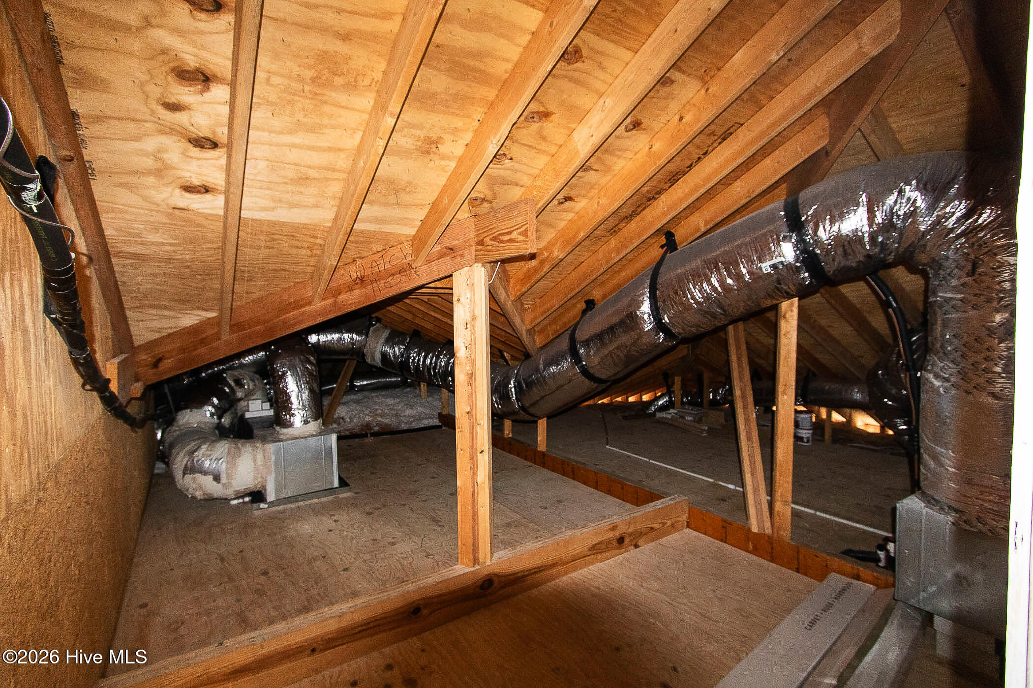 100568588 | Photo 68