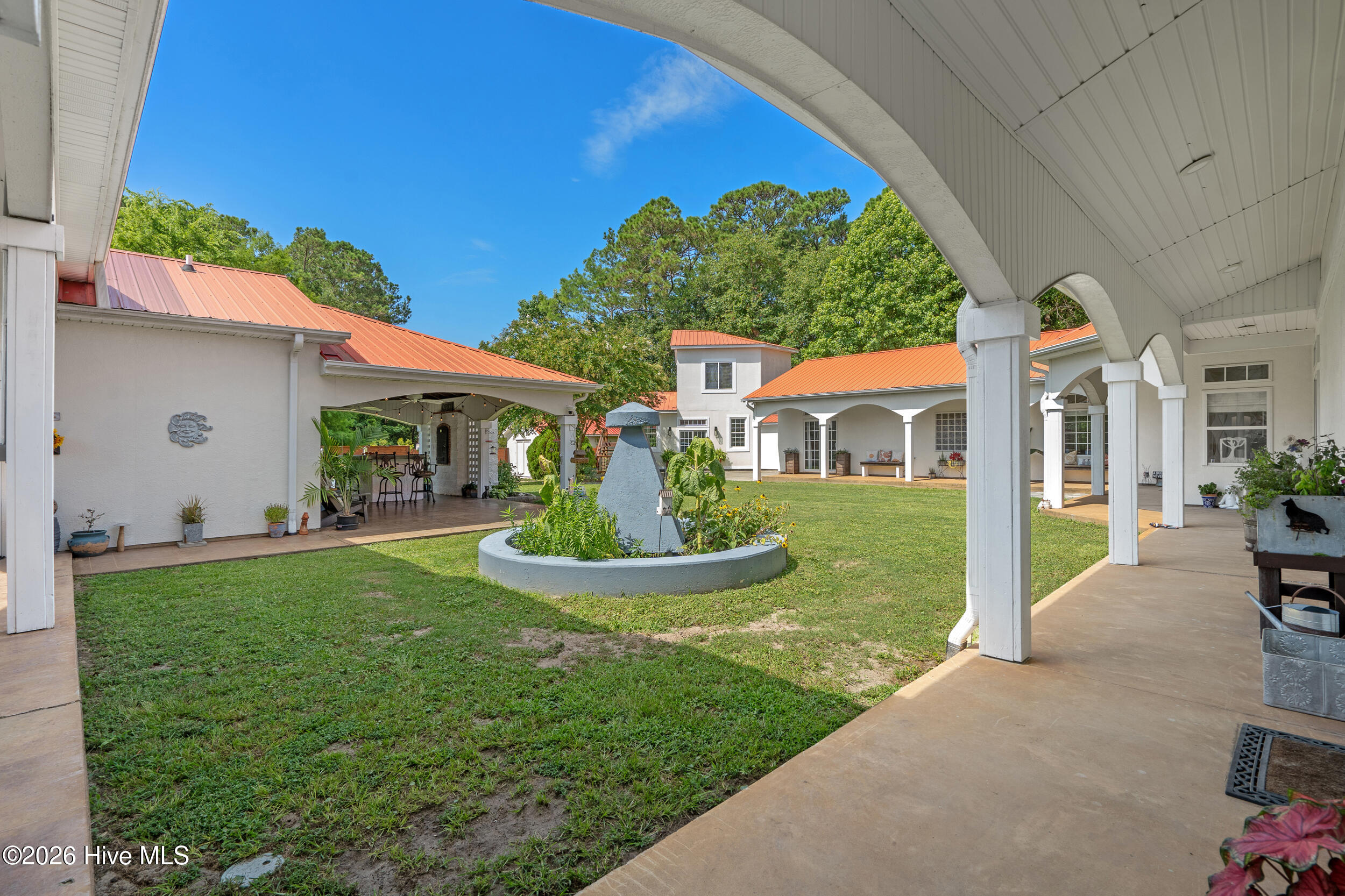 100548426 | Photo 27