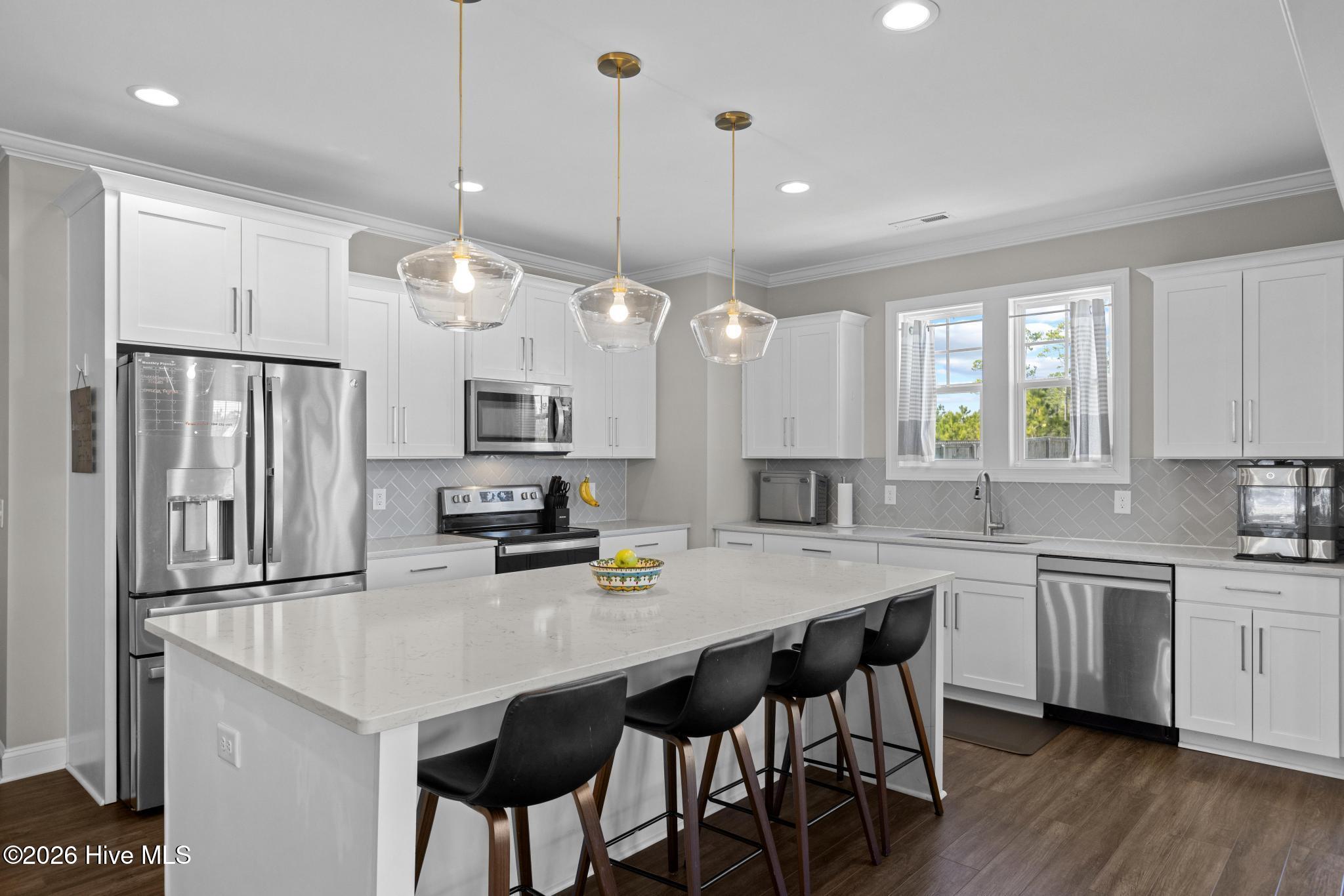 100557095 | Photo 11