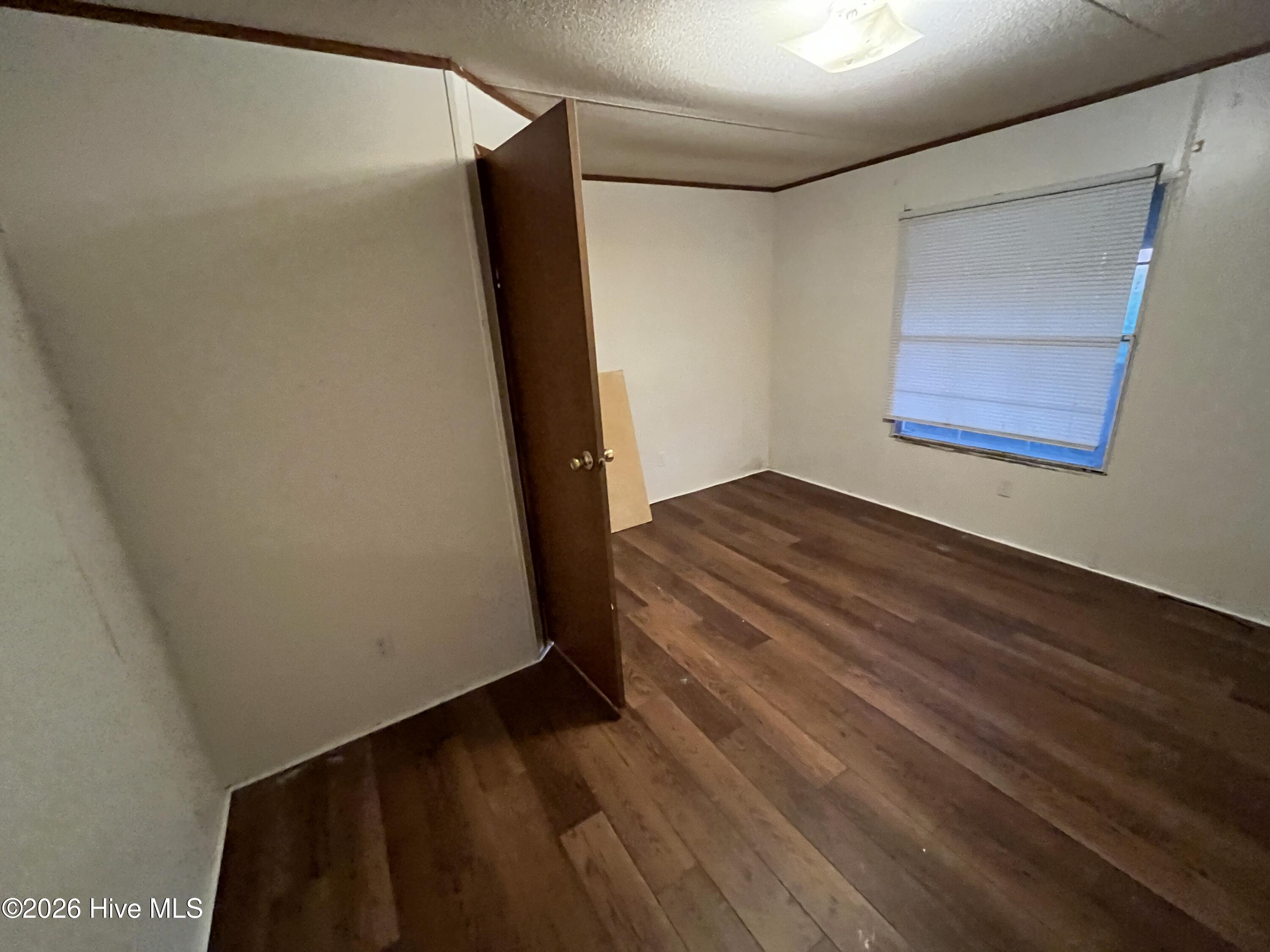 100568963 | Photo 50