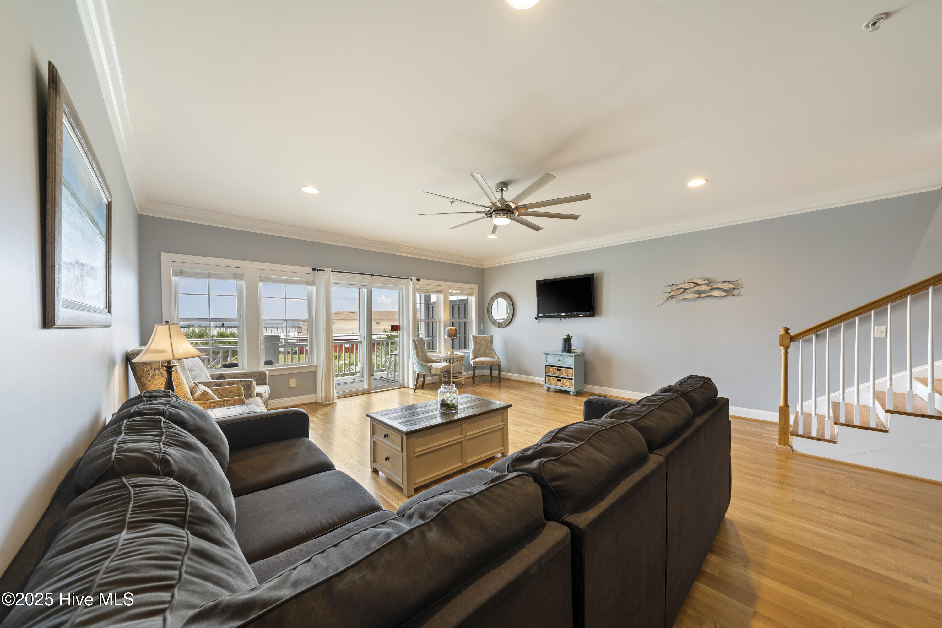 100530858 | Photo 13