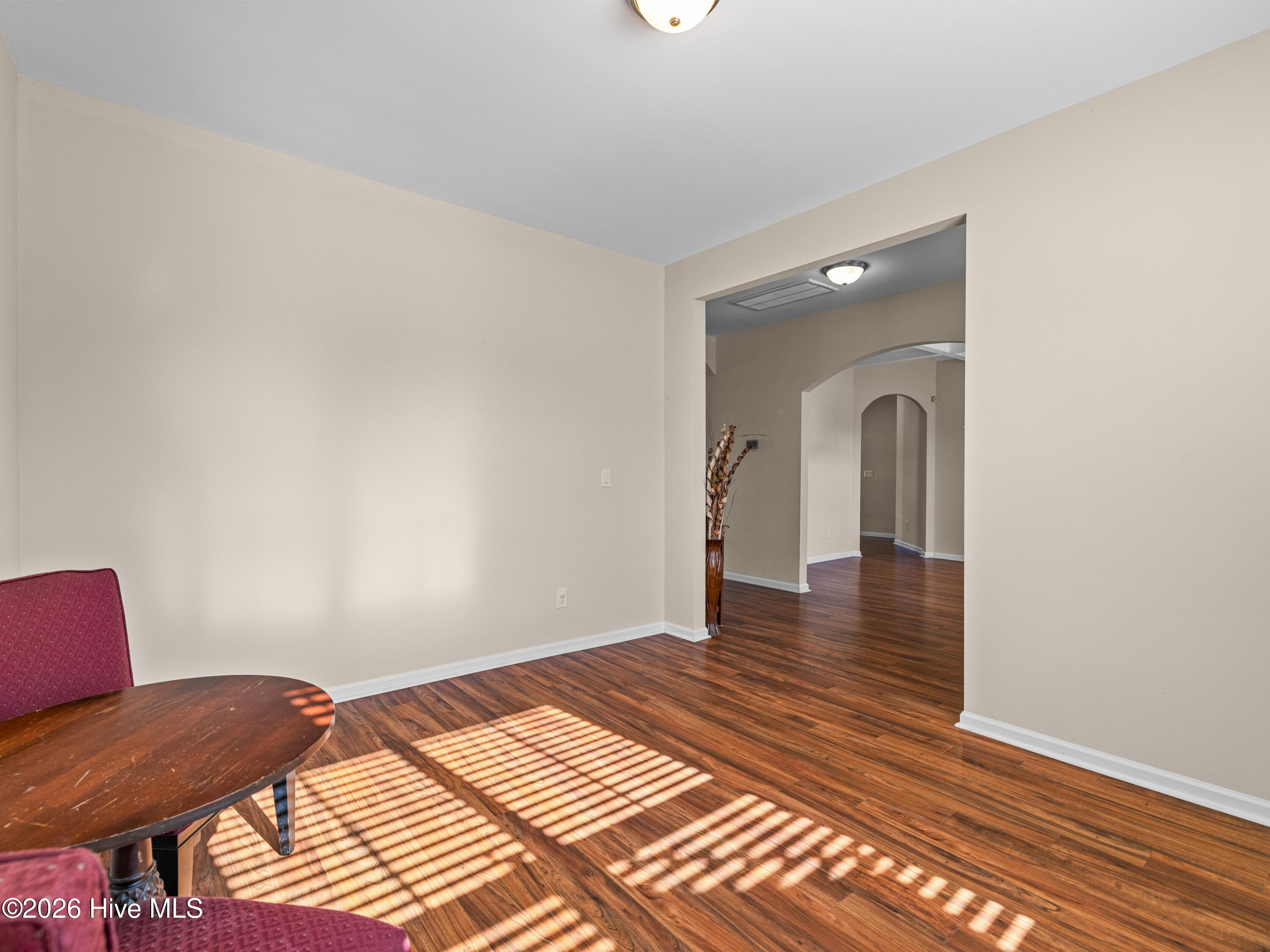 100553389 | Photo 12