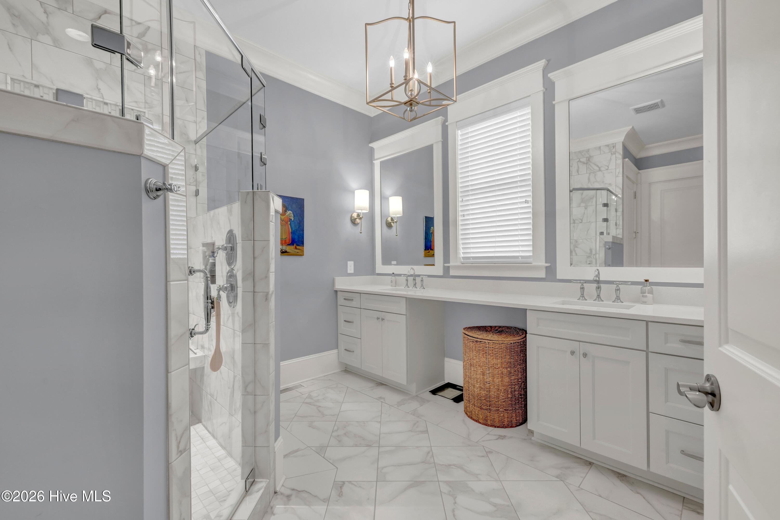 100549123 | Photo 18