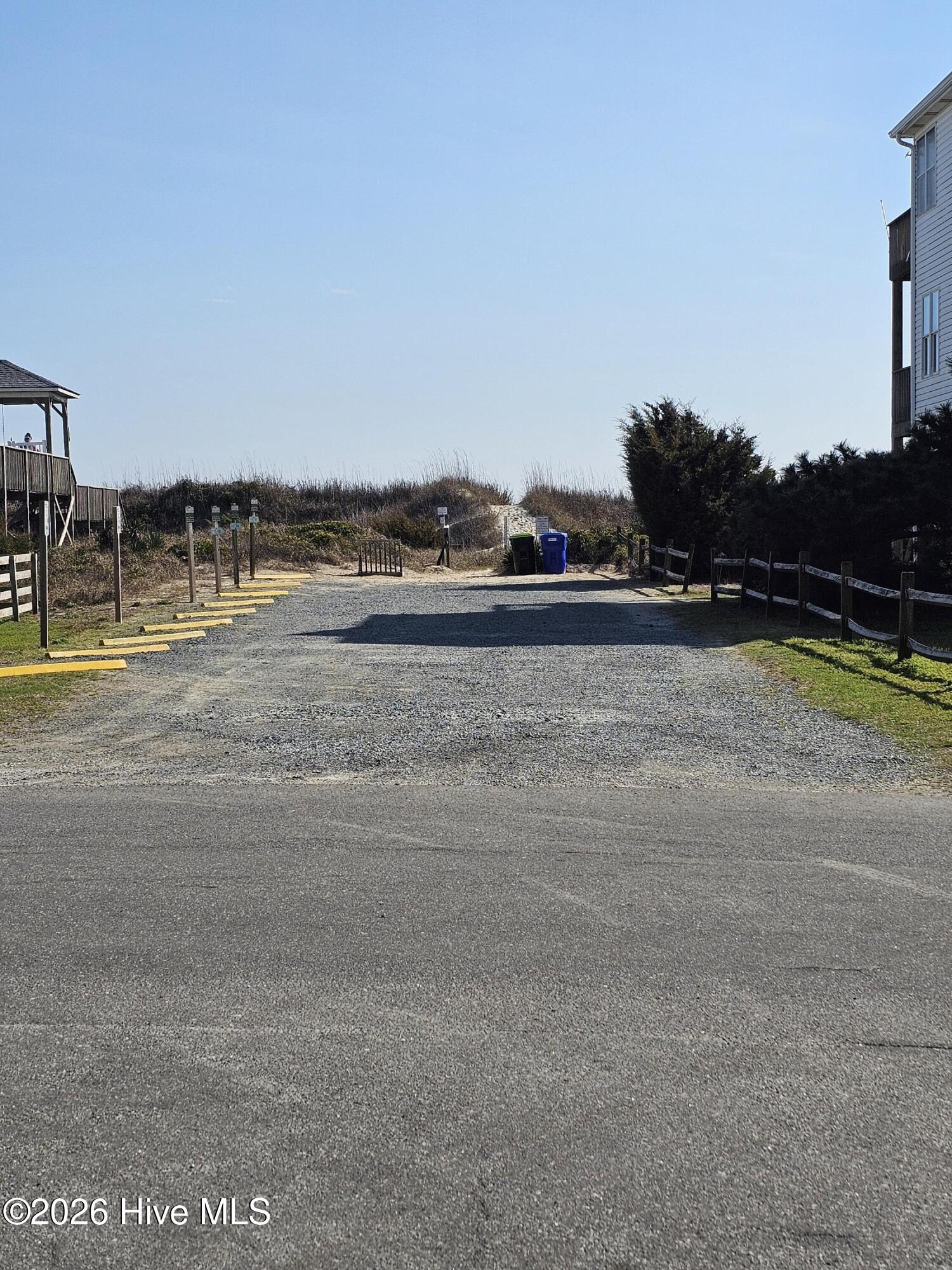 100559345 | Photo 23