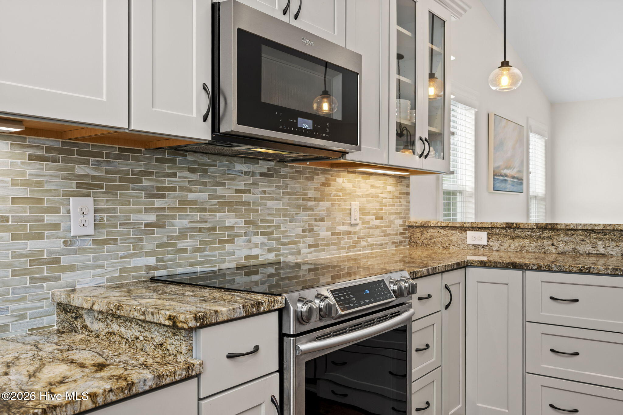 100557272 | Photo 25