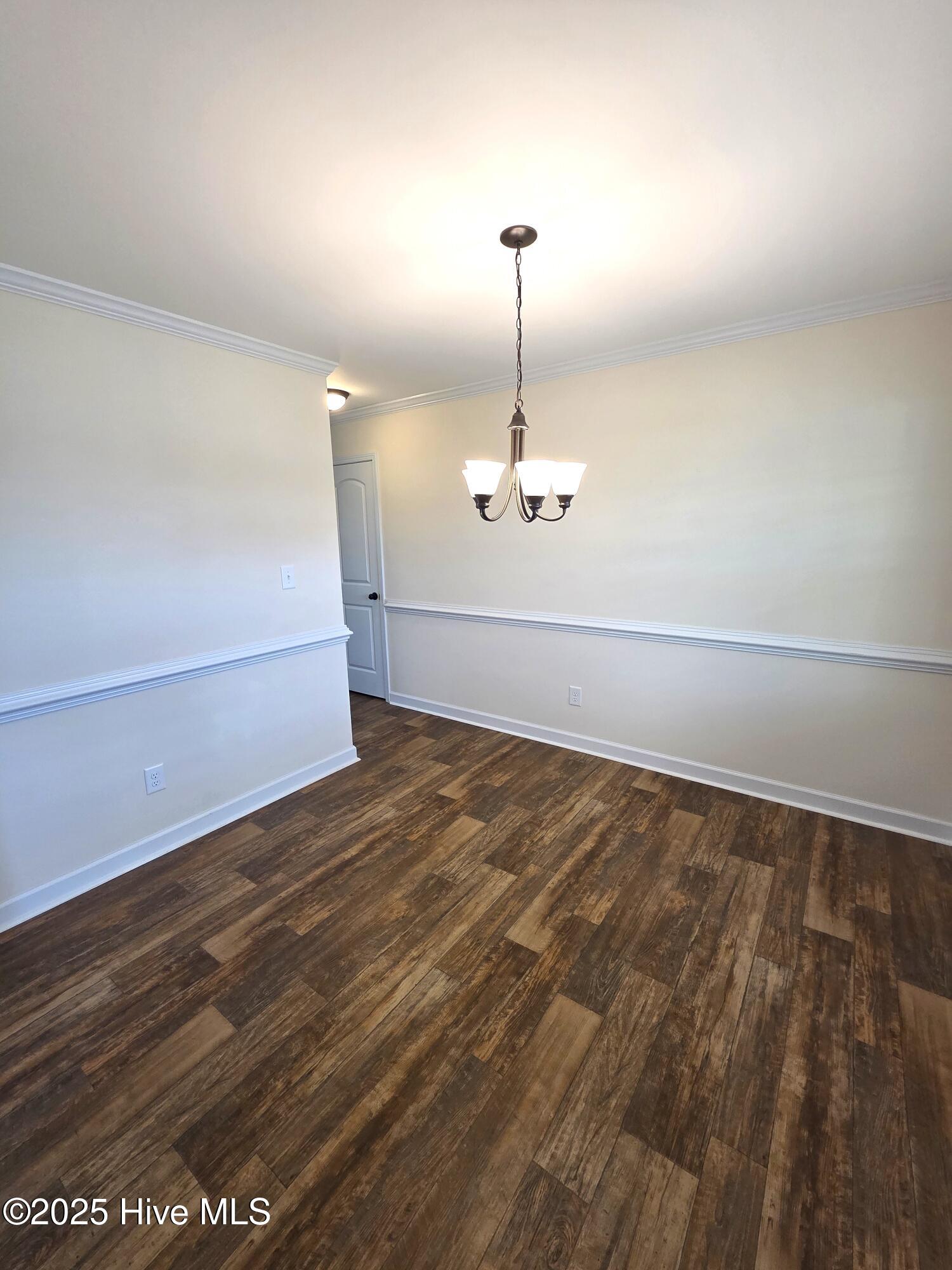 100527843 | Photo 20