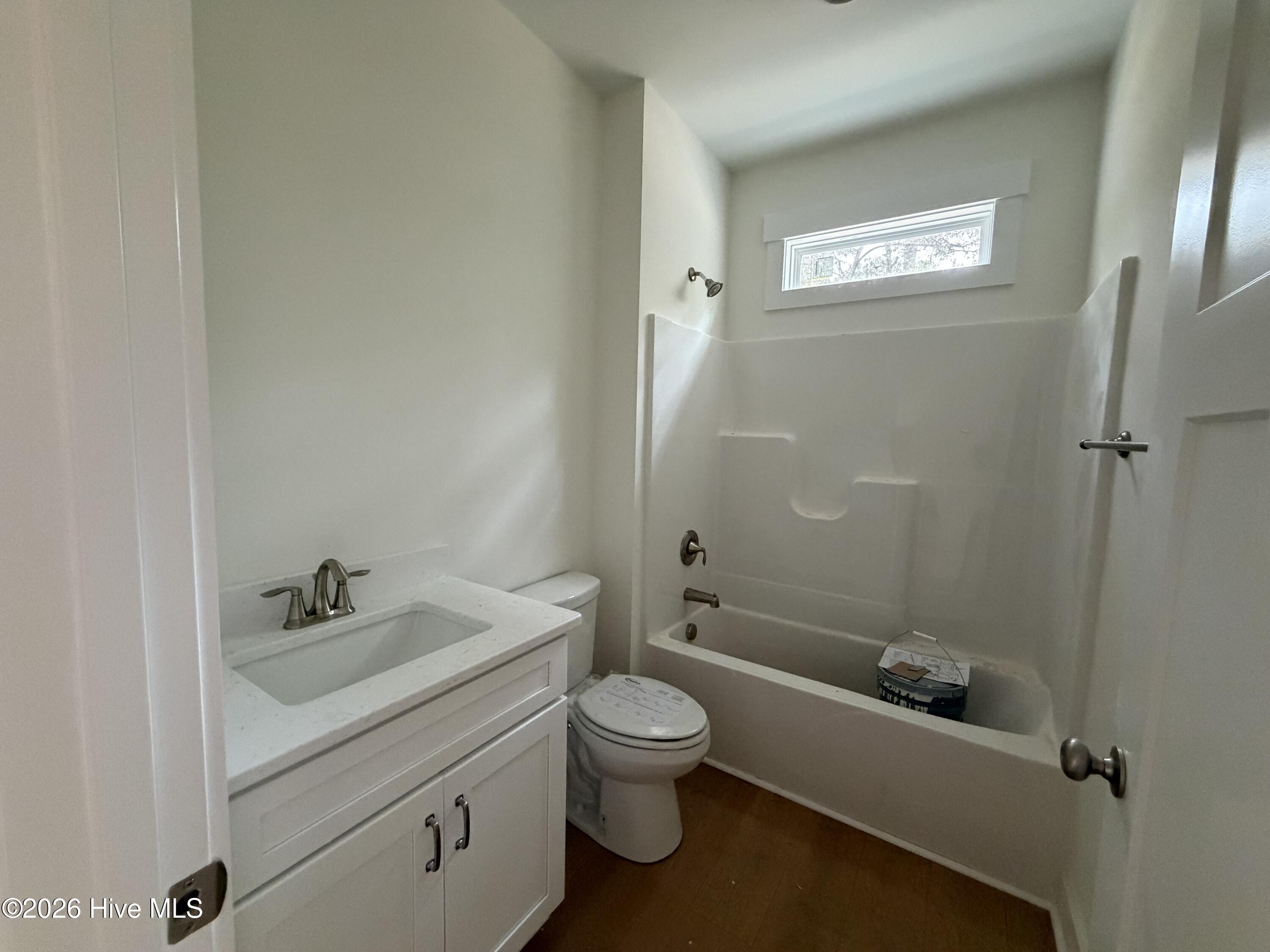 100556928 | Photo 10