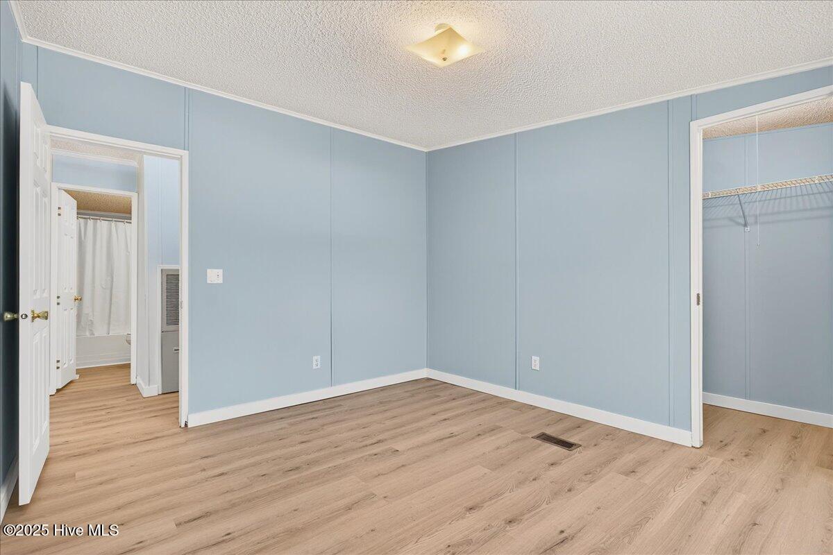 100543230 | Photo 25