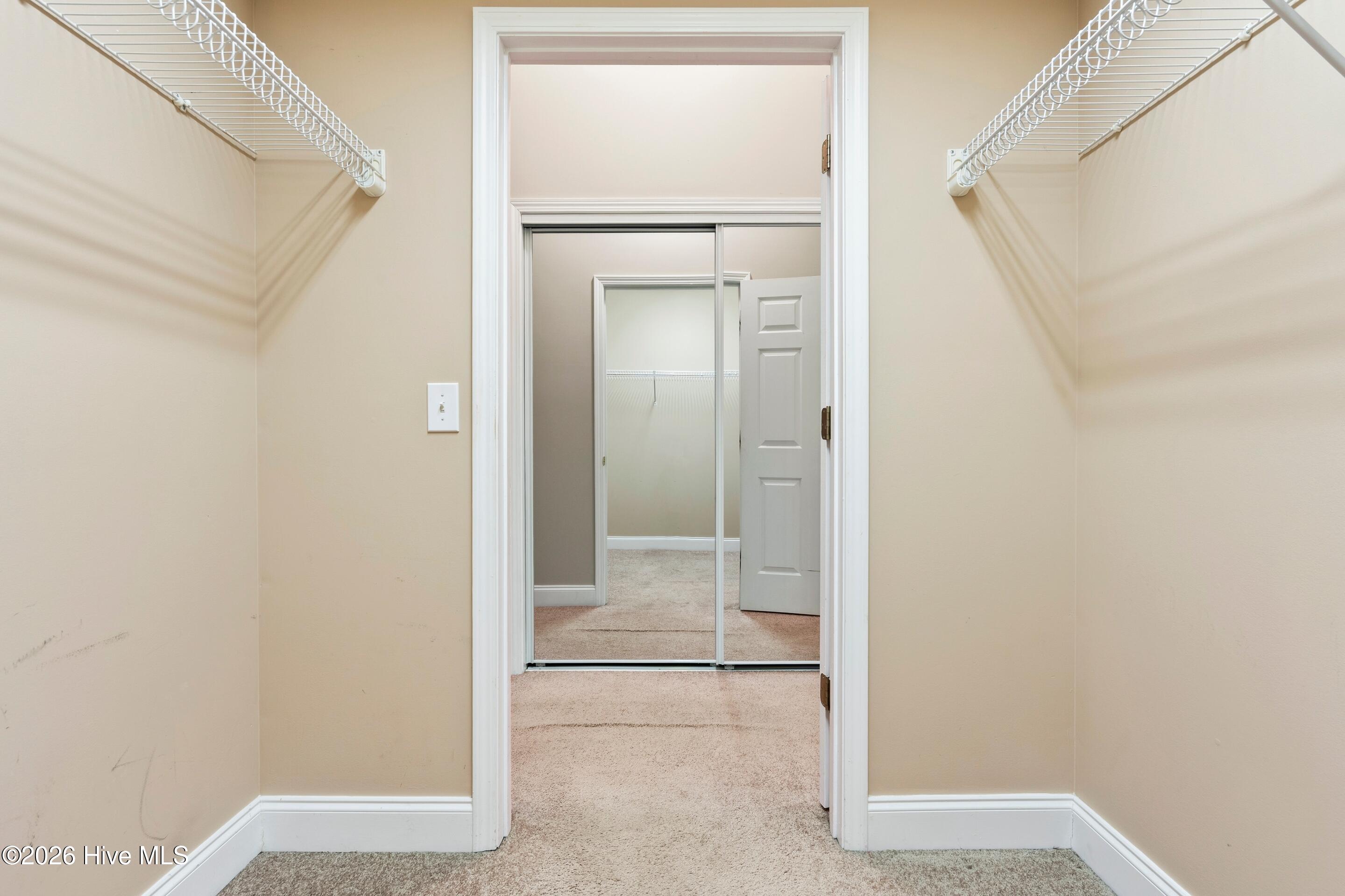 100549608 | Photo 19