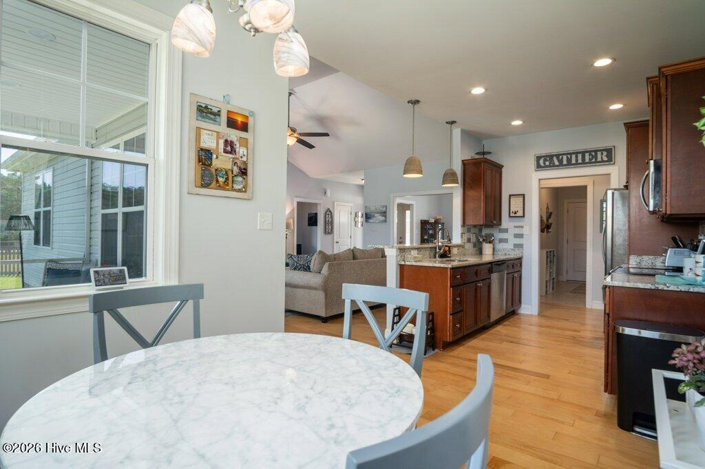 100569625 | Photo 24