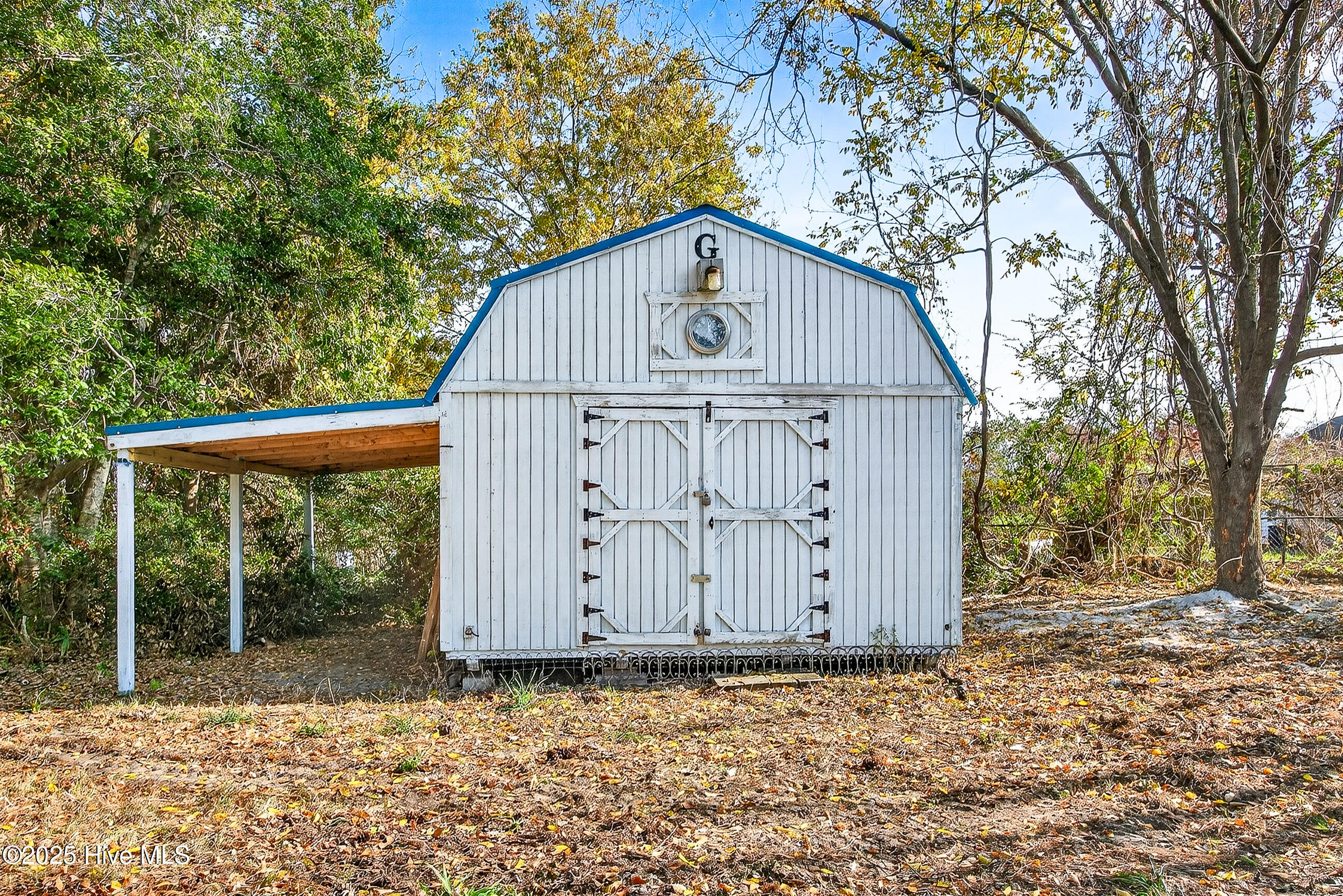 100543296 | Photo 23