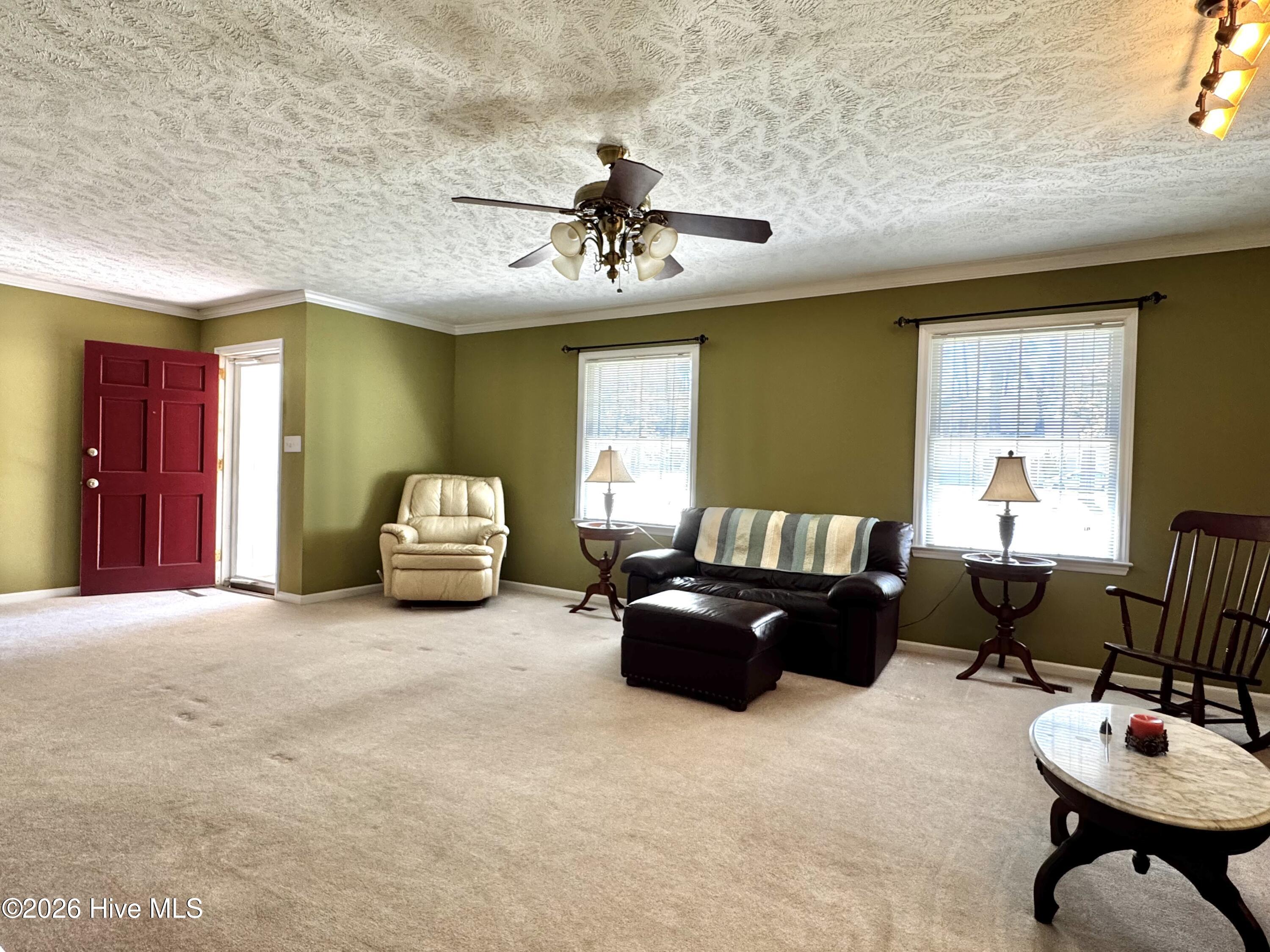 100562986 | Photo 15