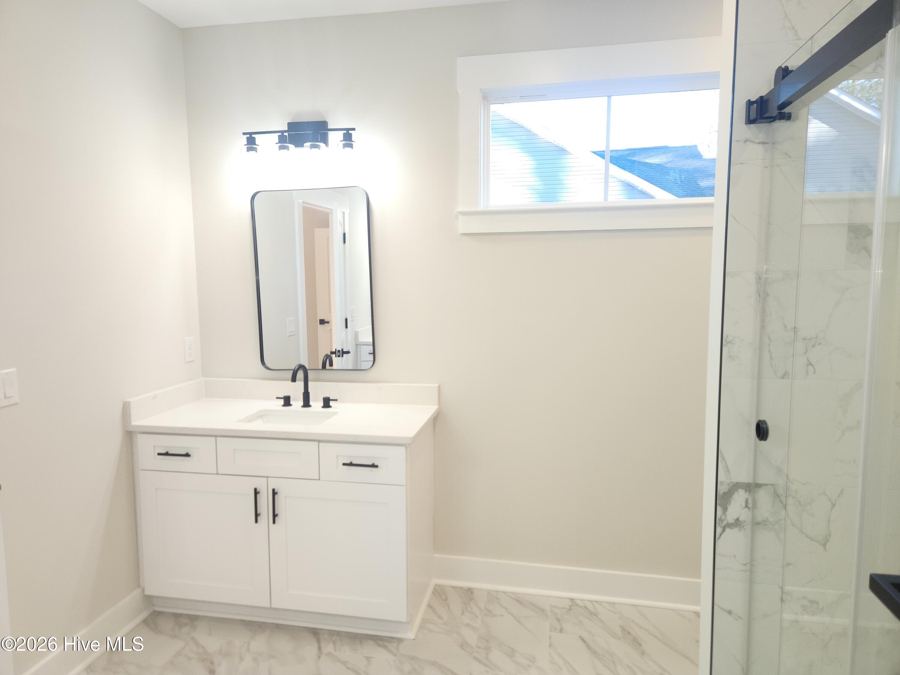 100554103 | Photo 36